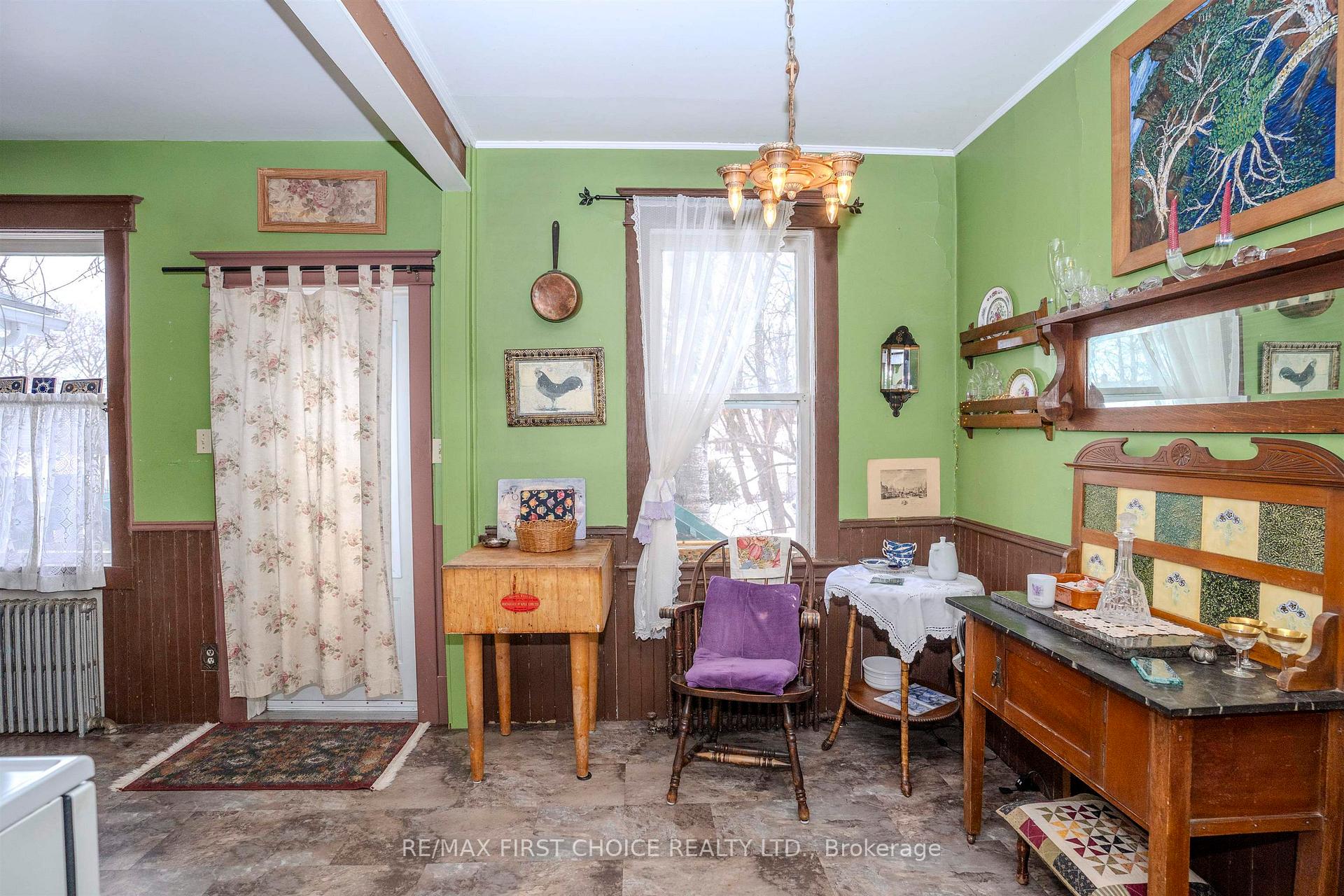 Photo 11 of 105 Ontario Street, Thunder Bay, Court / Cumberland — HOMEH