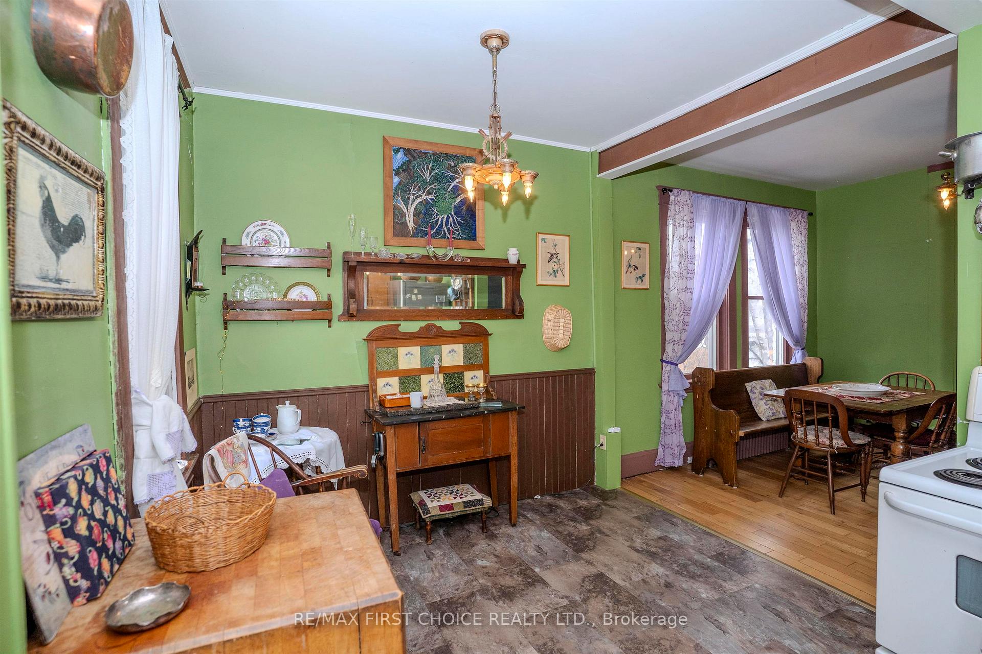 Photo 13 of 105 Ontario Street, Thunder Bay, Court / Cumberland — HOMEH