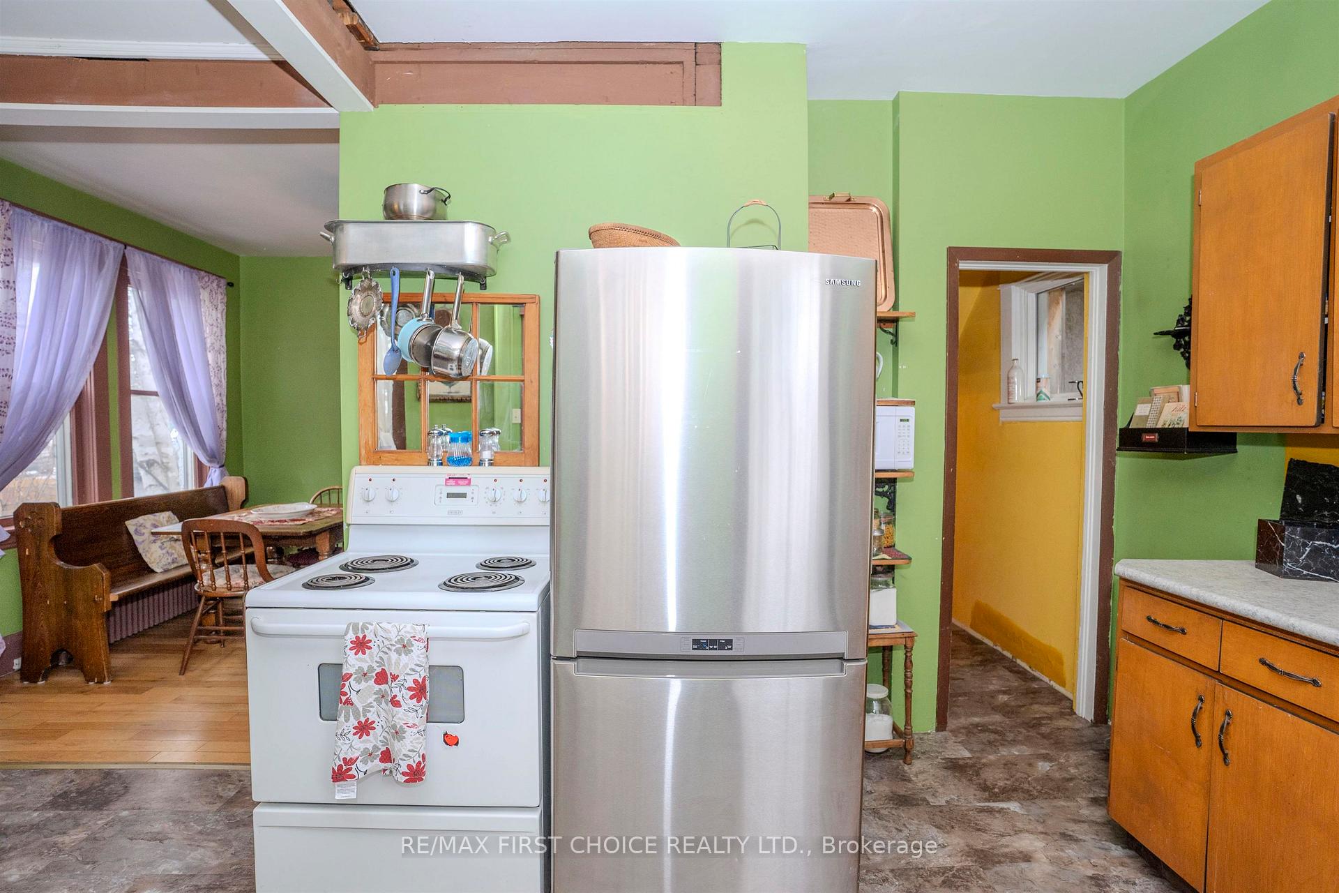 Photo 16 of 105 Ontario Street, Thunder Bay, Court / Cumberland — HOMEH