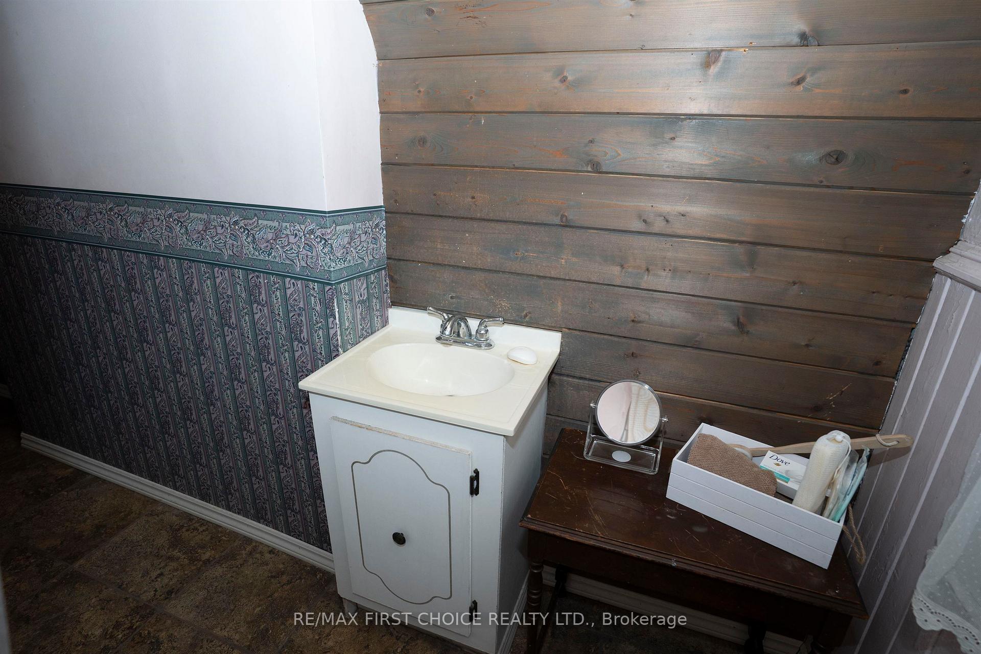 Photo 25 of 105 Ontario Street, Thunder Bay, Court / Cumberland — HOMEH