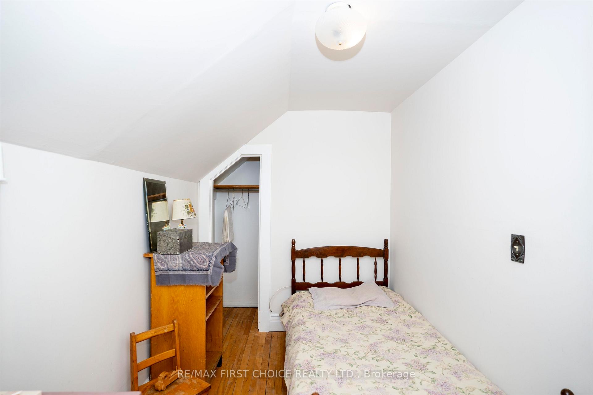 Photo 26 of 105 Ontario Street, Thunder Bay, Court / Cumberland — HOMEH
