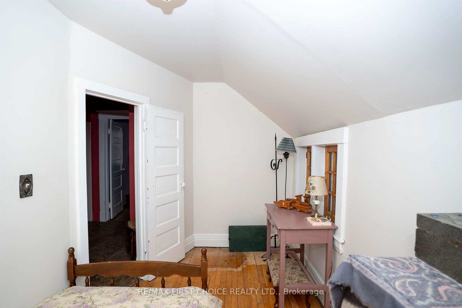 Photo 27 of 105 Ontario Street, Thunder Bay, Court / Cumberland — HOMEH
