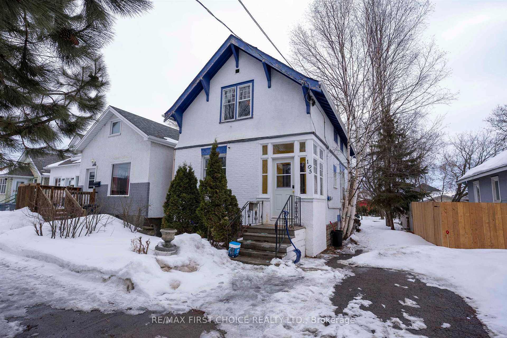 Photo 32 of 105 Ontario Street, Thunder Bay, Court / Cumberland — HOMEH