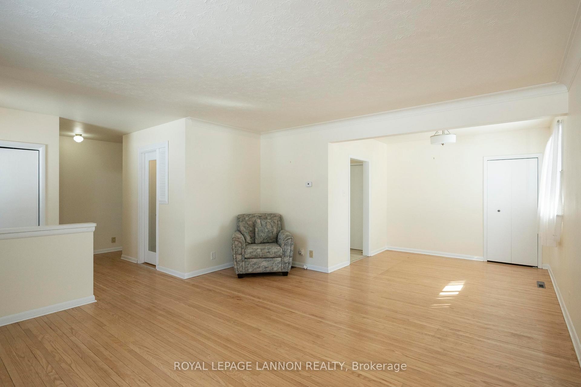 Photo 8 of 708 Linwood Crescent, Thunder Bay, Green Acres — HOMEH