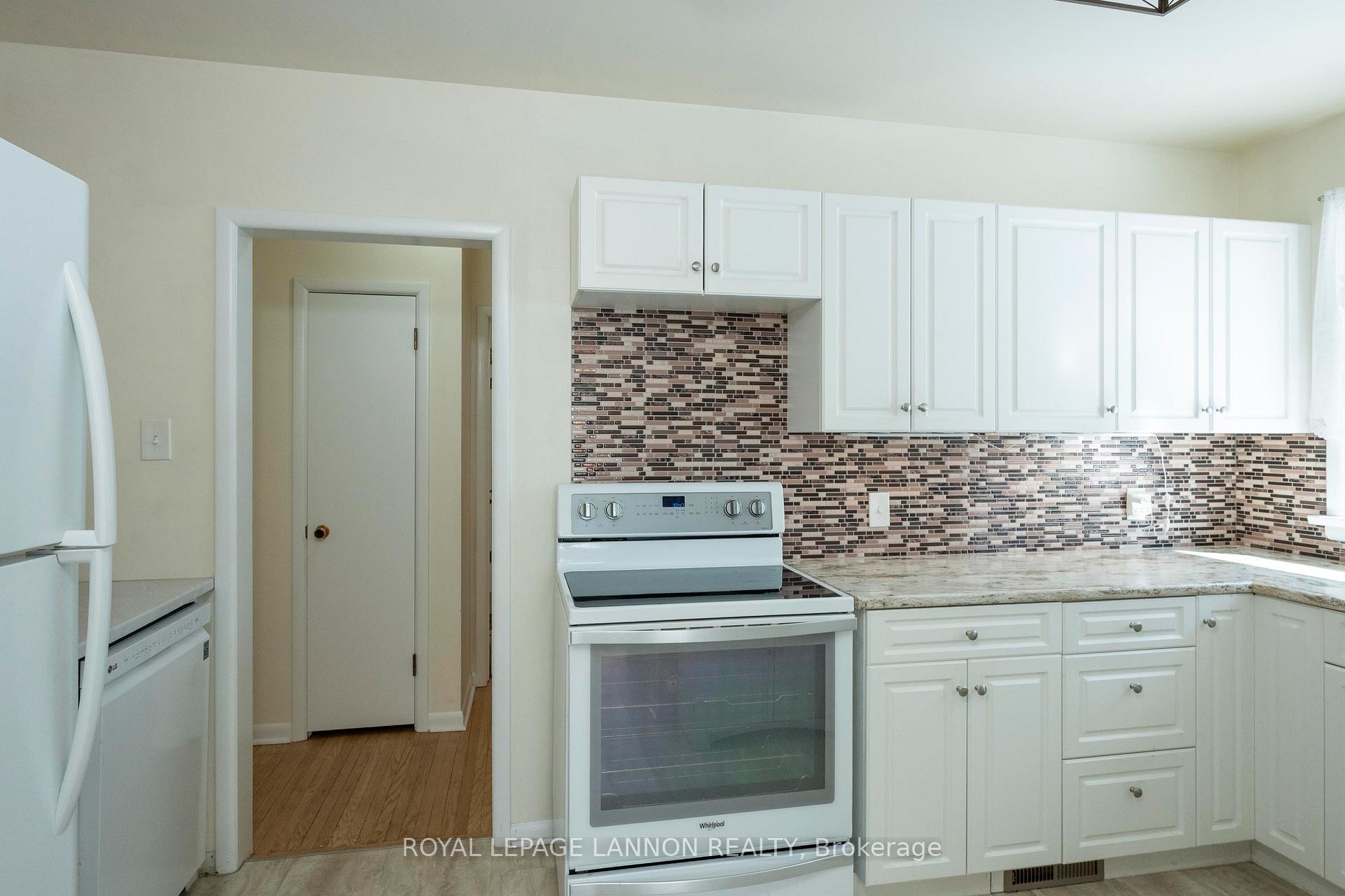 Photo 11 of 708 Linwood Crescent, Thunder Bay, Green Acres — HOMEH