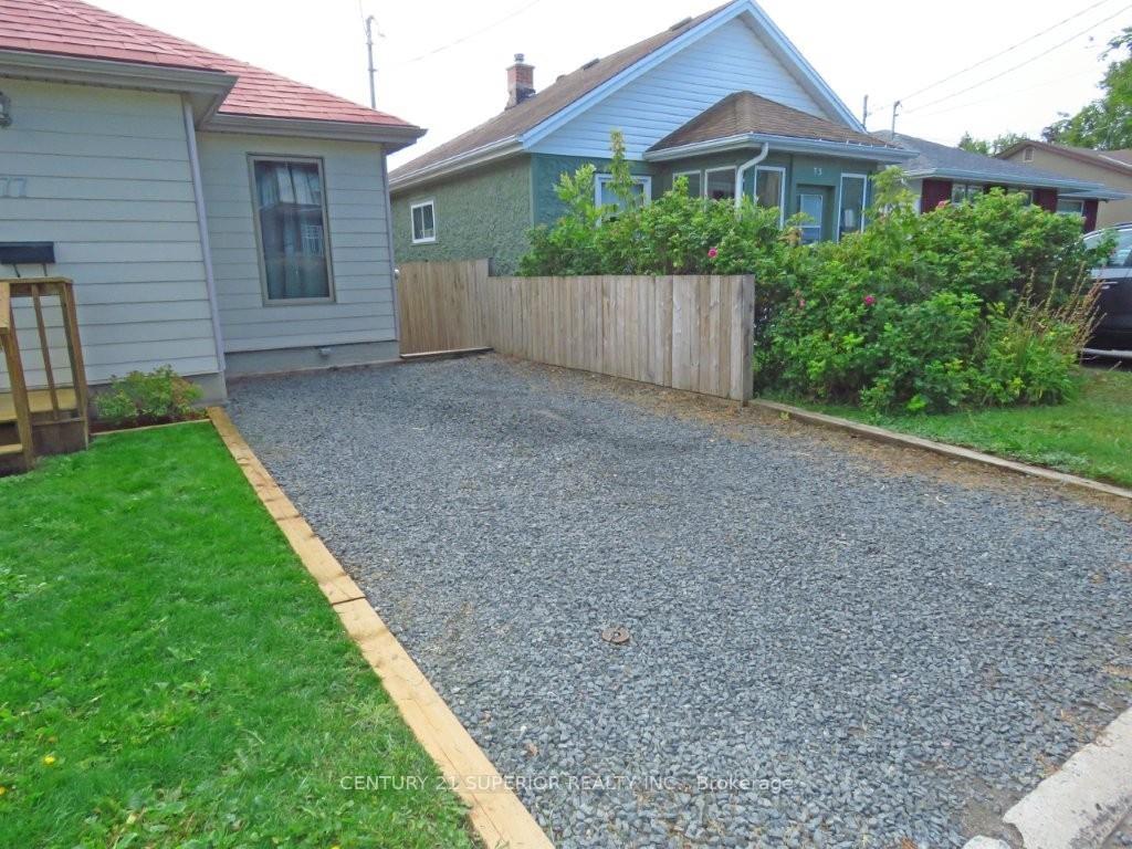 Photo 3 of 77 Prospect Ave, Thunder Bay, College Heights — HOMEH