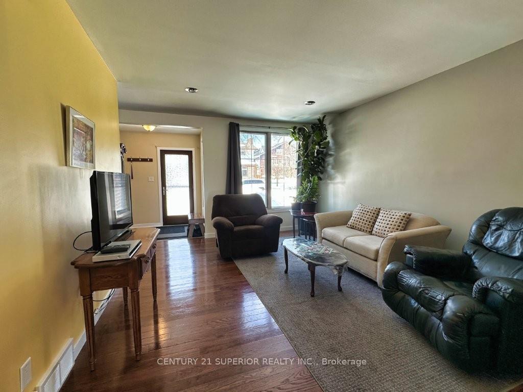 Photo 6 of 77 Prospect Ave, Thunder Bay, College Heights — HOMEH