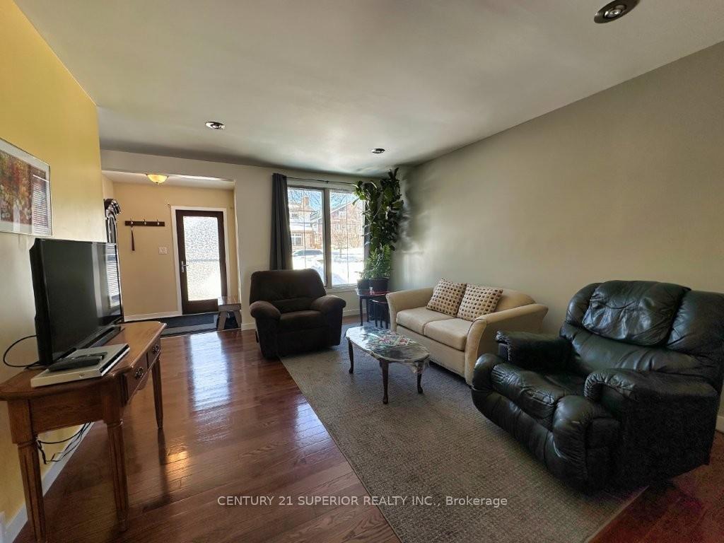Photo 7 of 77 Prospect Ave, Thunder Bay, College Heights — HOMEH
