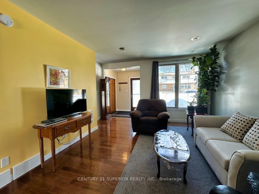 Photo 9 of 77 Prospect Ave, Thunder Bay, College Heights — HOMEH