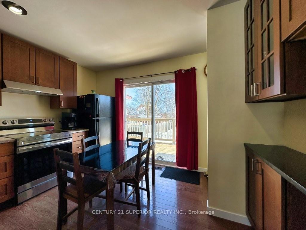 Photo 10 of 77 Prospect Ave, Thunder Bay, College Heights — HOMEH