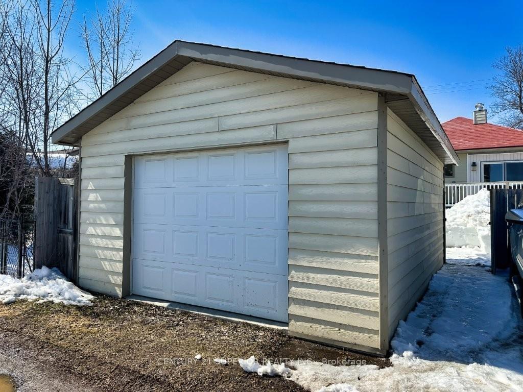 Photo 43 of 77 Prospect Ave, Thunder Bay, College Heights — HOMEH