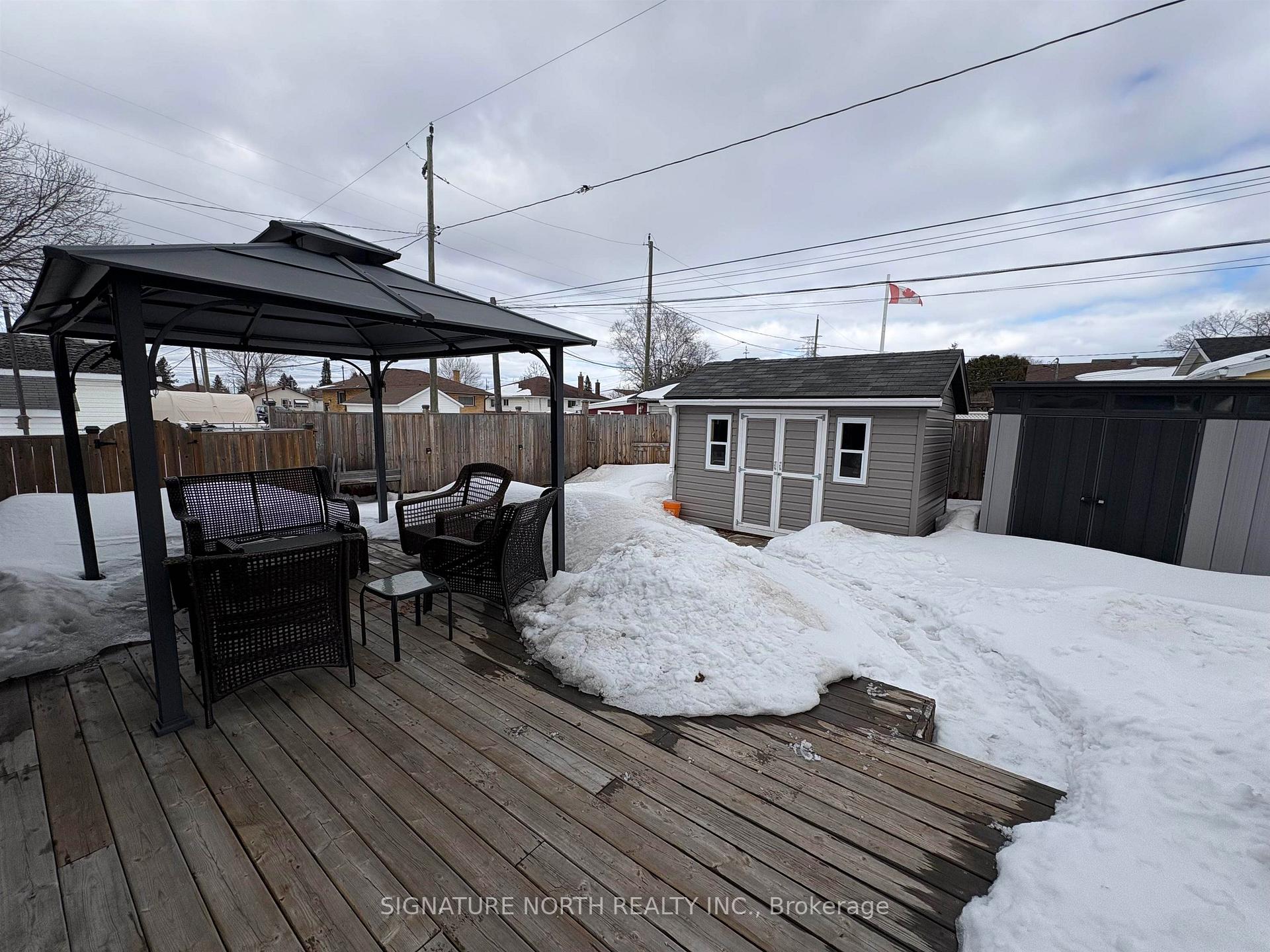 Photo 3 of 714 Brown Street, Thunder Bay, Green Acres — HOMEH