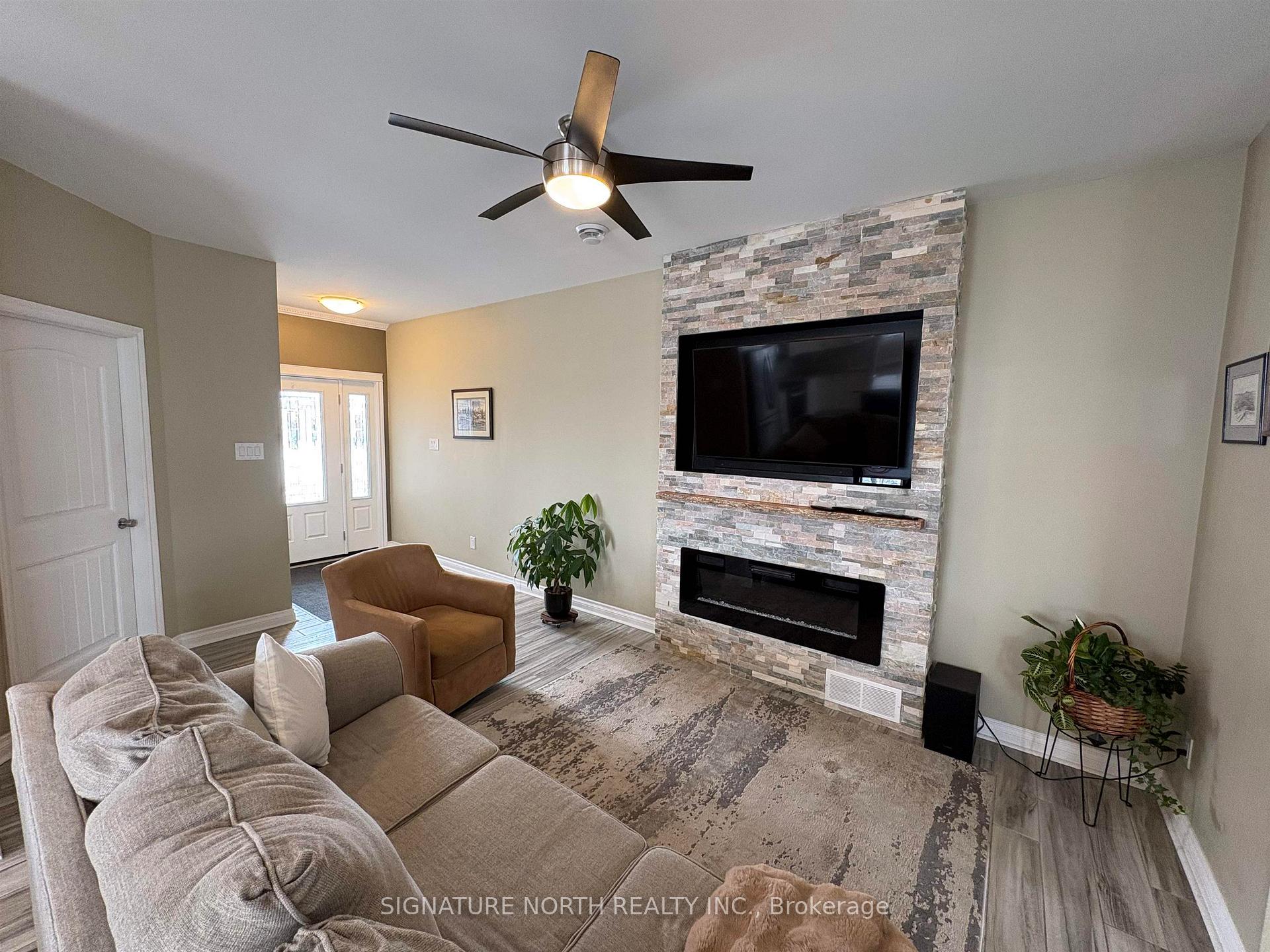 Photo 6 of 714 Brown Street, Thunder Bay, Green Acres — HOMEH