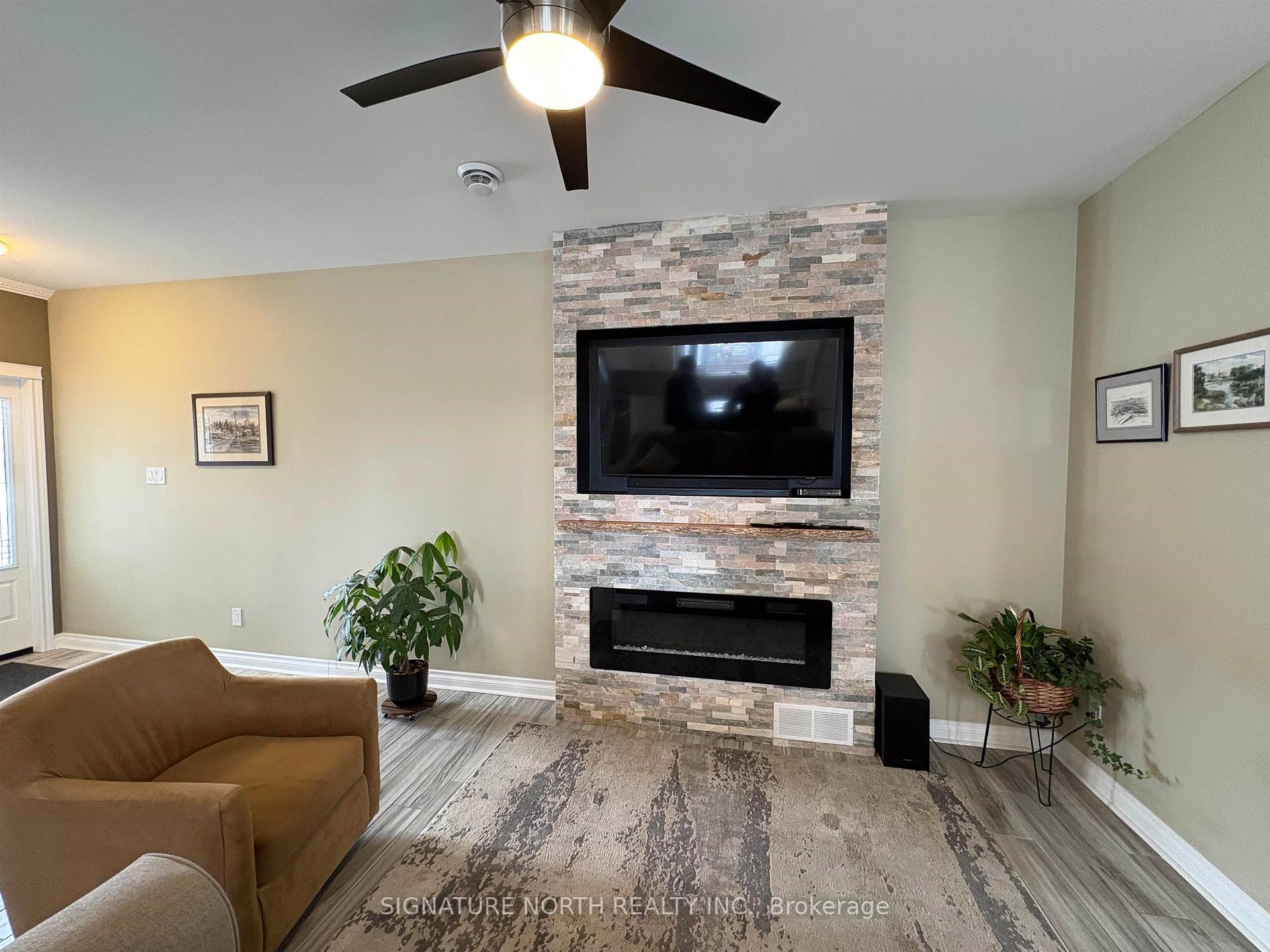 Photo 7 of 714 Brown Street, Thunder Bay, Green Acres — HOMEH
