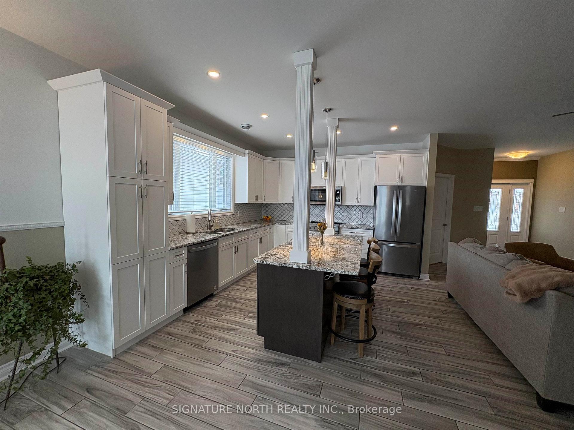 Photo 11 of 714 Brown Street, Thunder Bay, Green Acres — HOMEH