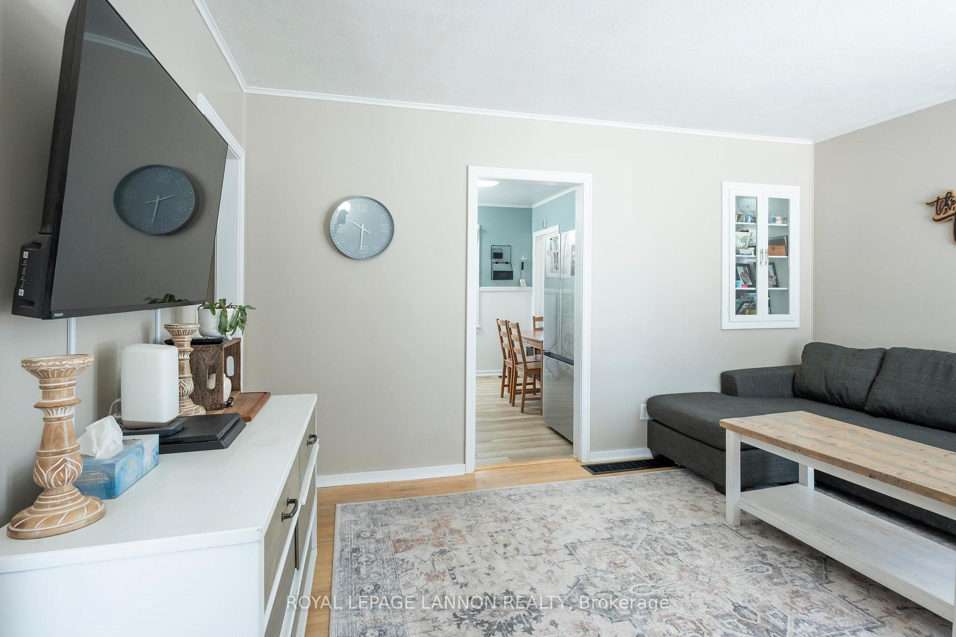 Photo 5 of 144 Strathcona Avenue, Thunder Bay, Current River — HOMEH