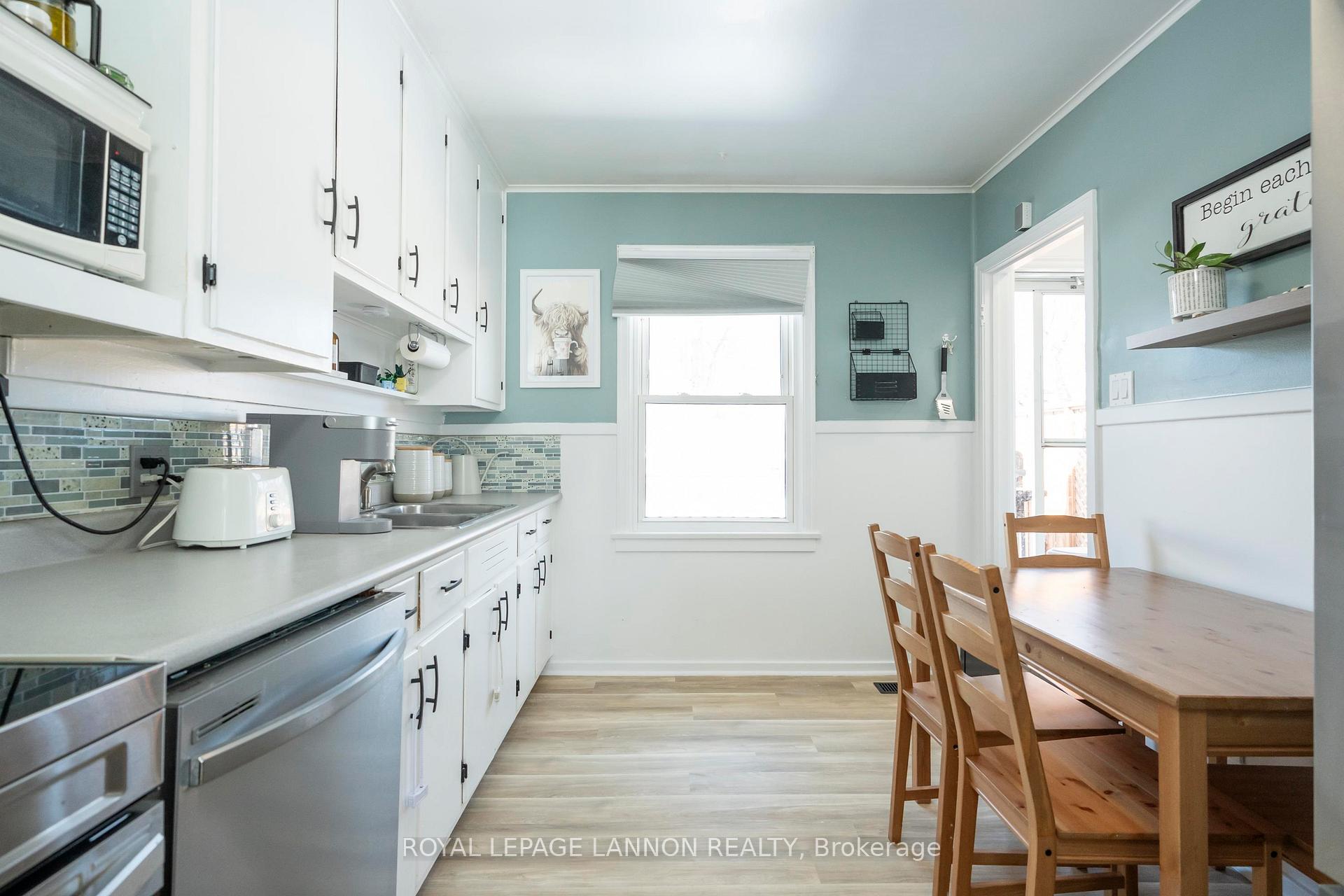 Photo 7 of 144 Strathcona Avenue, Thunder Bay, Current River — HOMEH