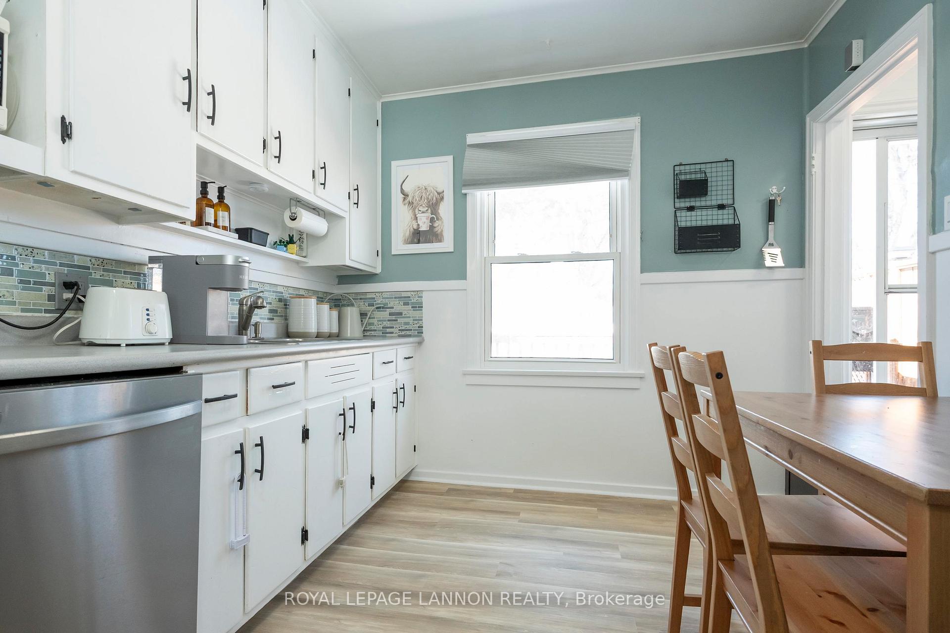 Photo 8 of 144 Strathcona Avenue, Thunder Bay, Current River — HOMEH