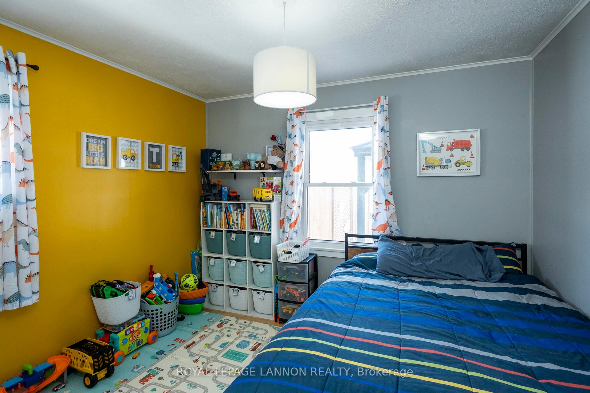 Photo 13 of 144 Strathcona Avenue, Thunder Bay, Current River — HOMEH
