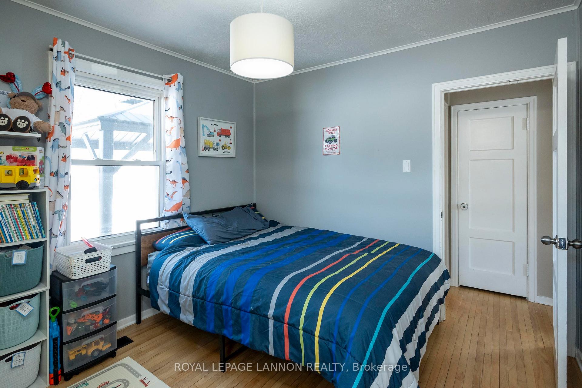 Photo 15 of 144 Strathcona Avenue, Thunder Bay, Current River — HOMEH