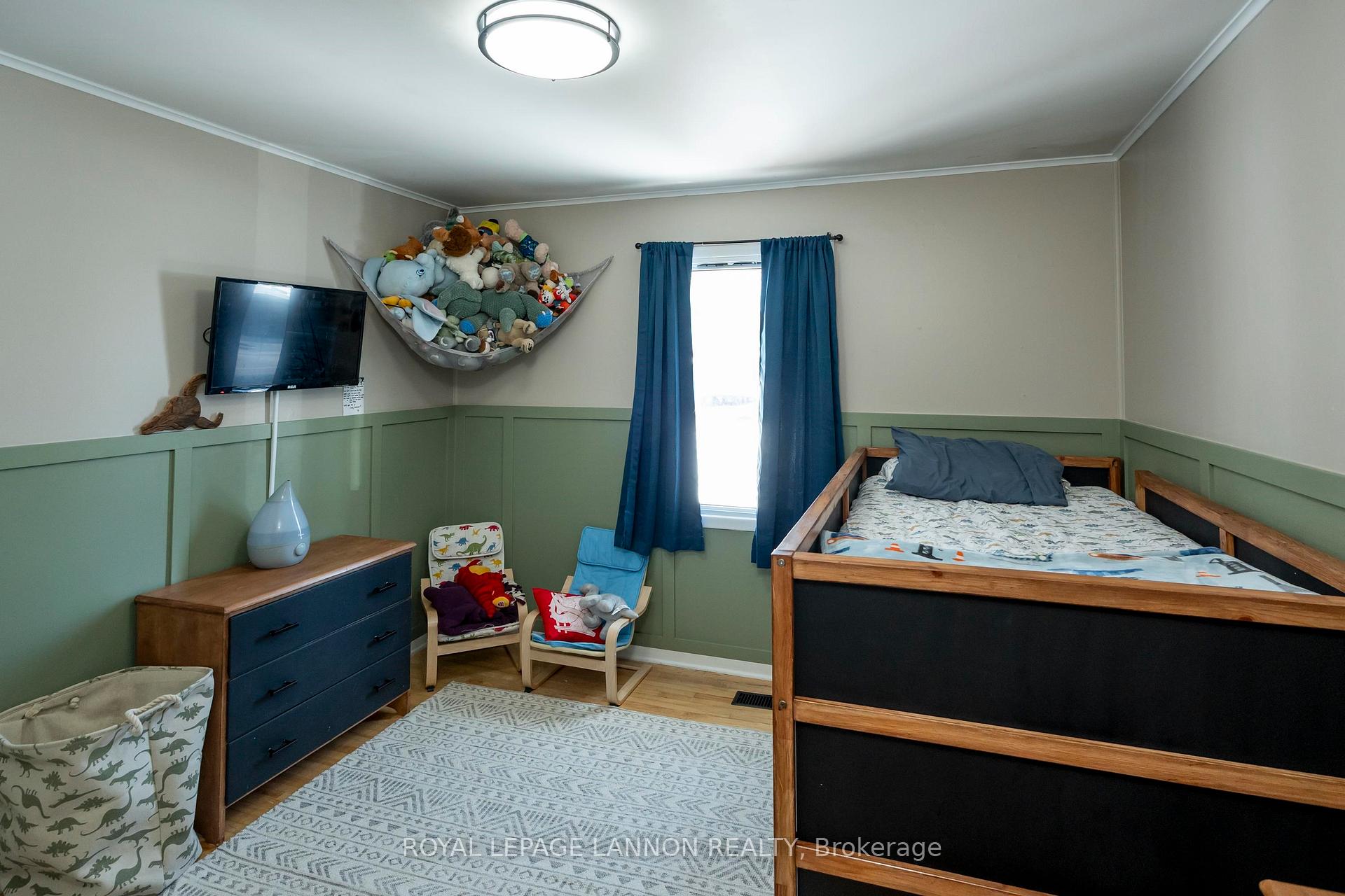 Photo 17 of 144 Strathcona Avenue, Thunder Bay, Current River — HOMEH