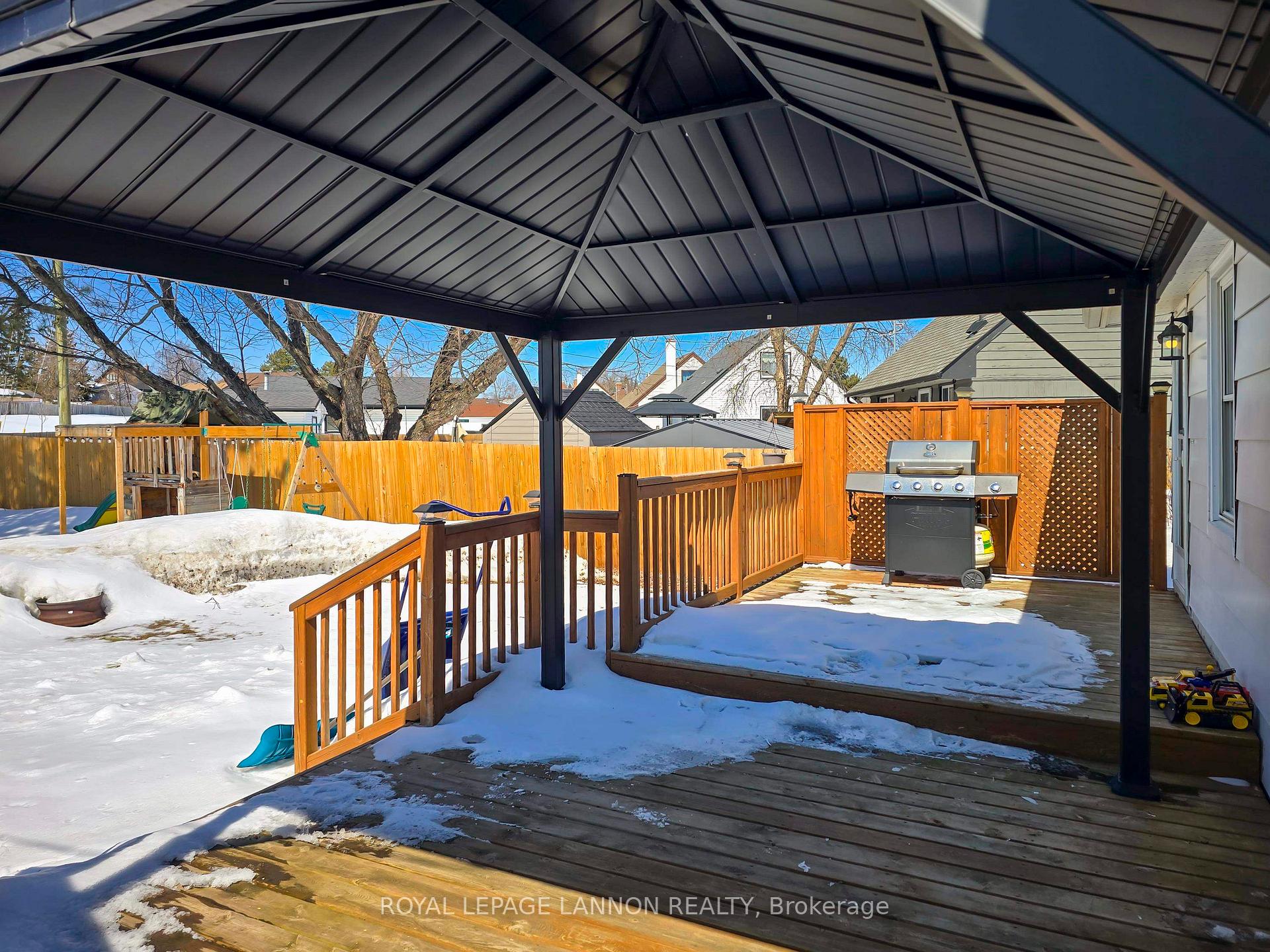 Photo 36 of 144 Strathcona Avenue, Thunder Bay, Current River — HOMEH