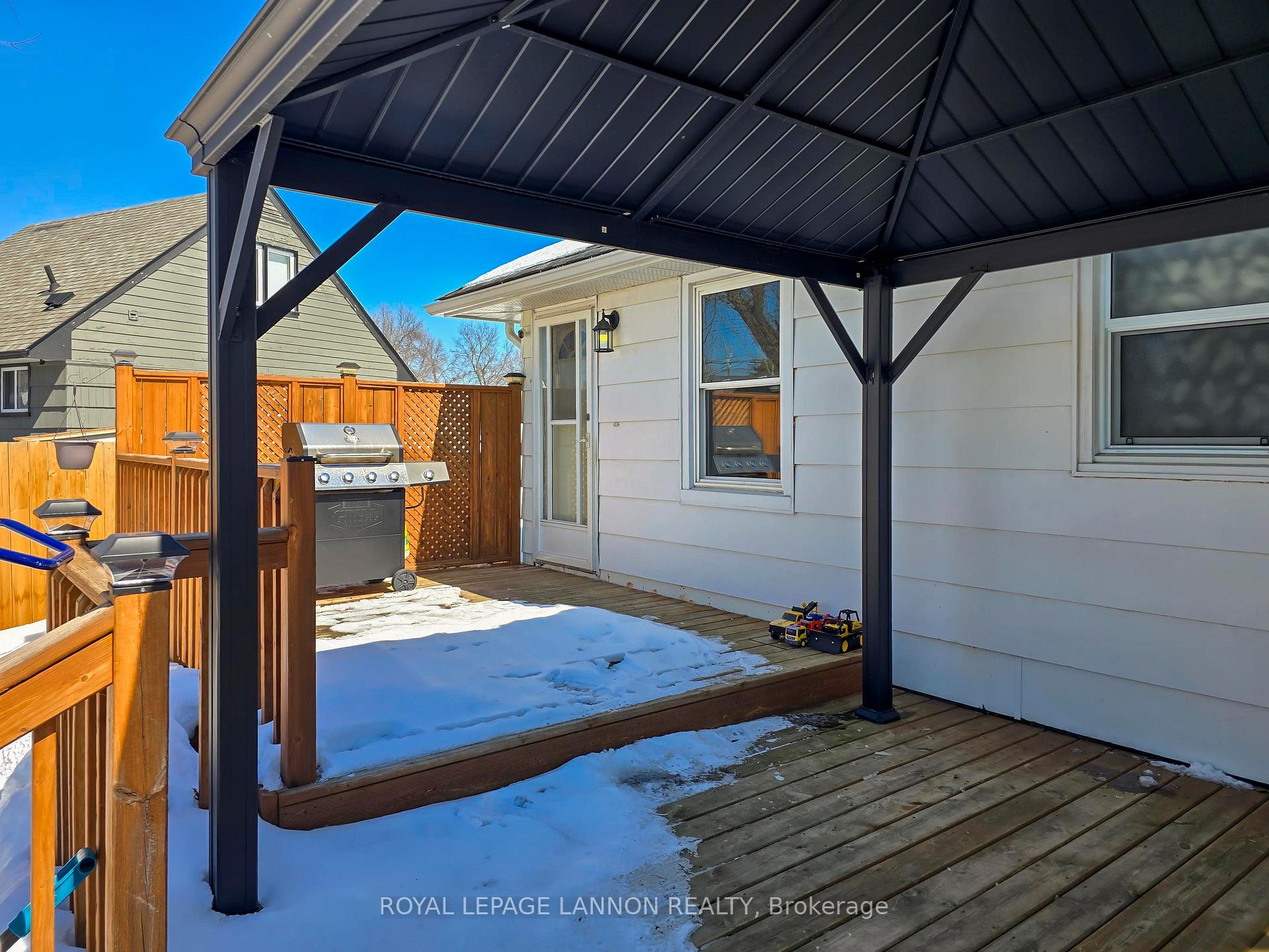 Photo 37 of 144 Strathcona Avenue, Thunder Bay, Current River — HOMEH
