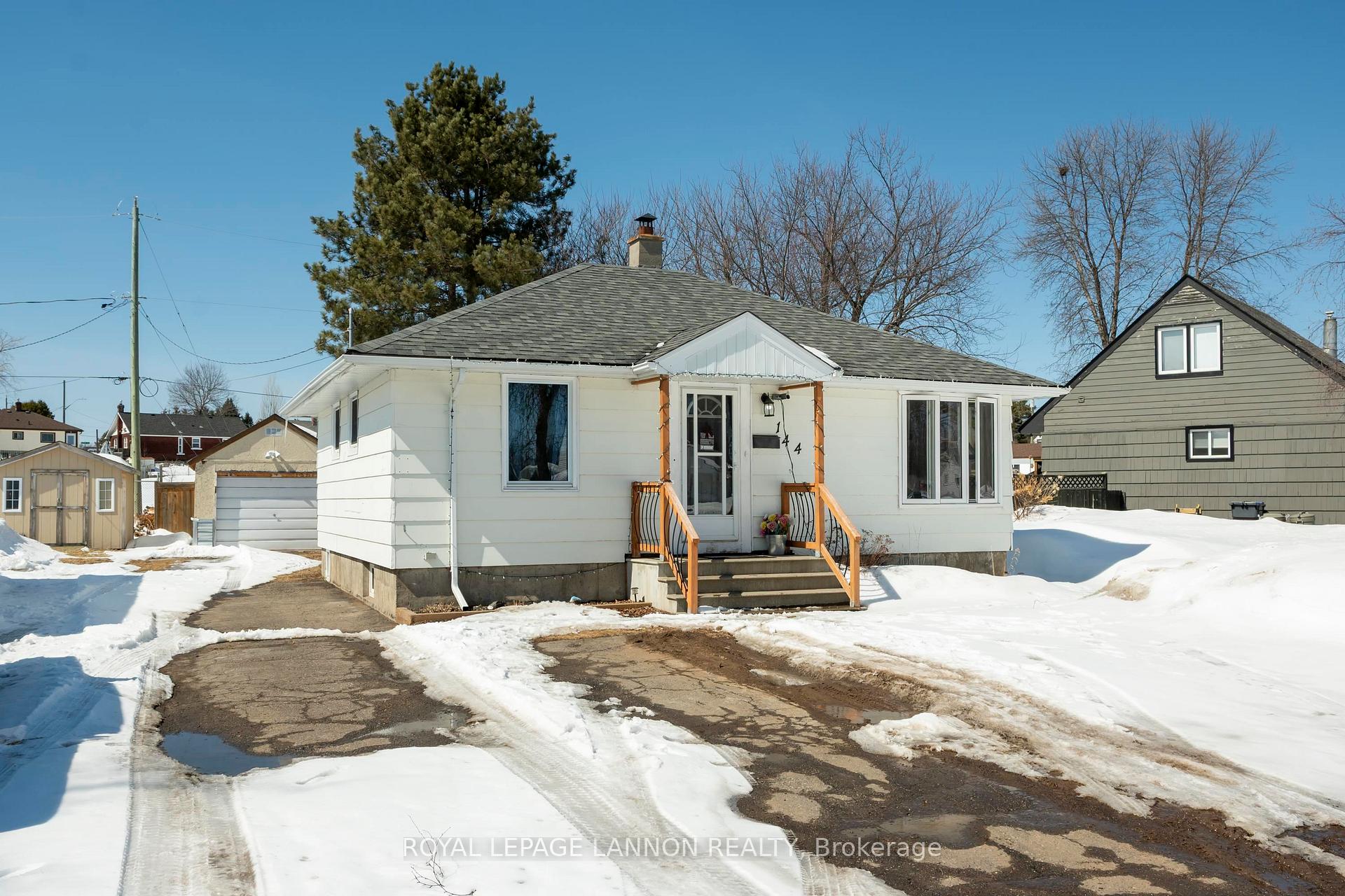 Photo 41 of 144 Strathcona Avenue, Thunder Bay, Current River — HOMEH