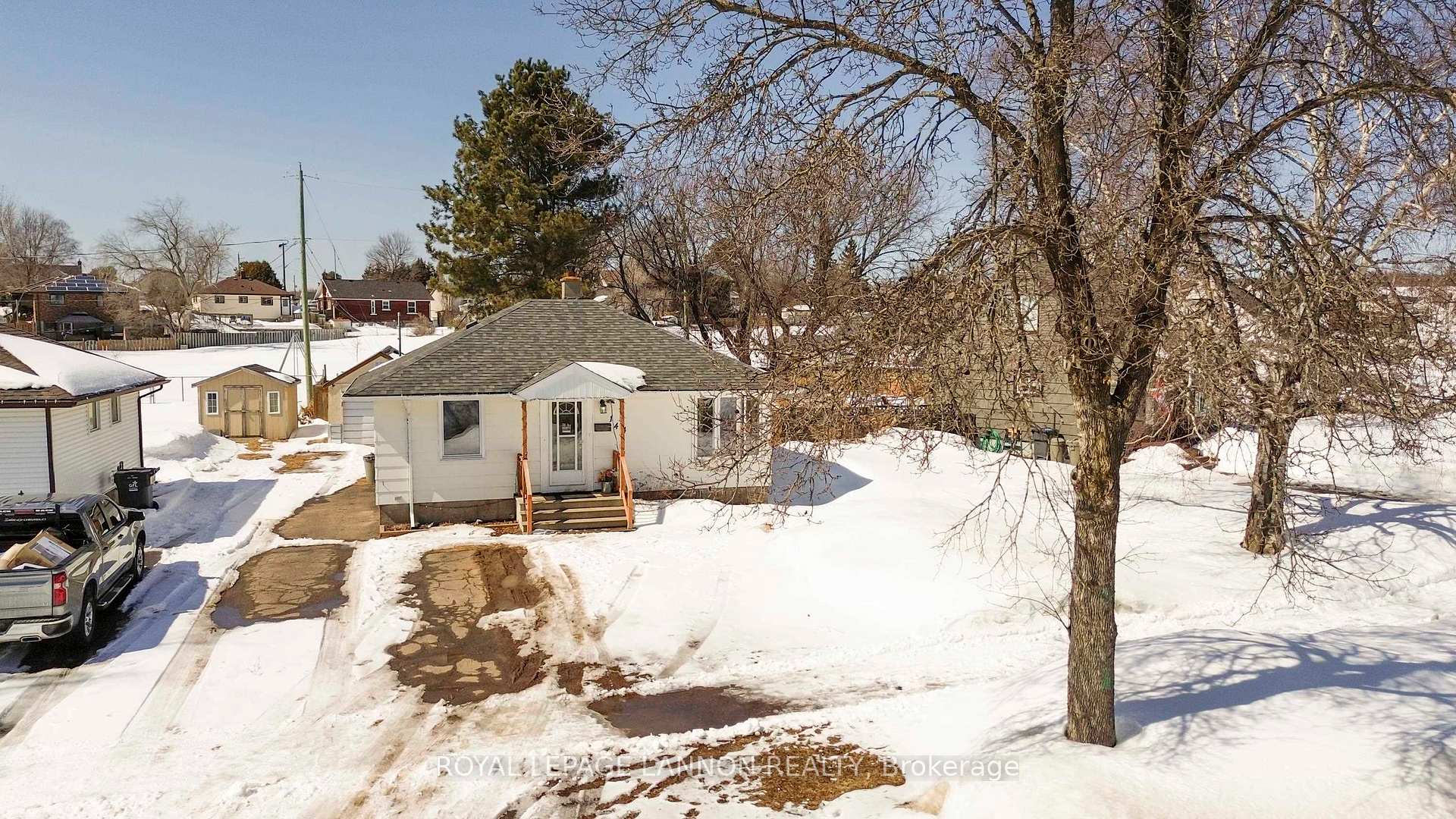 Photo 42 of 144 Strathcona Avenue, Thunder Bay, Current River — HOMEH