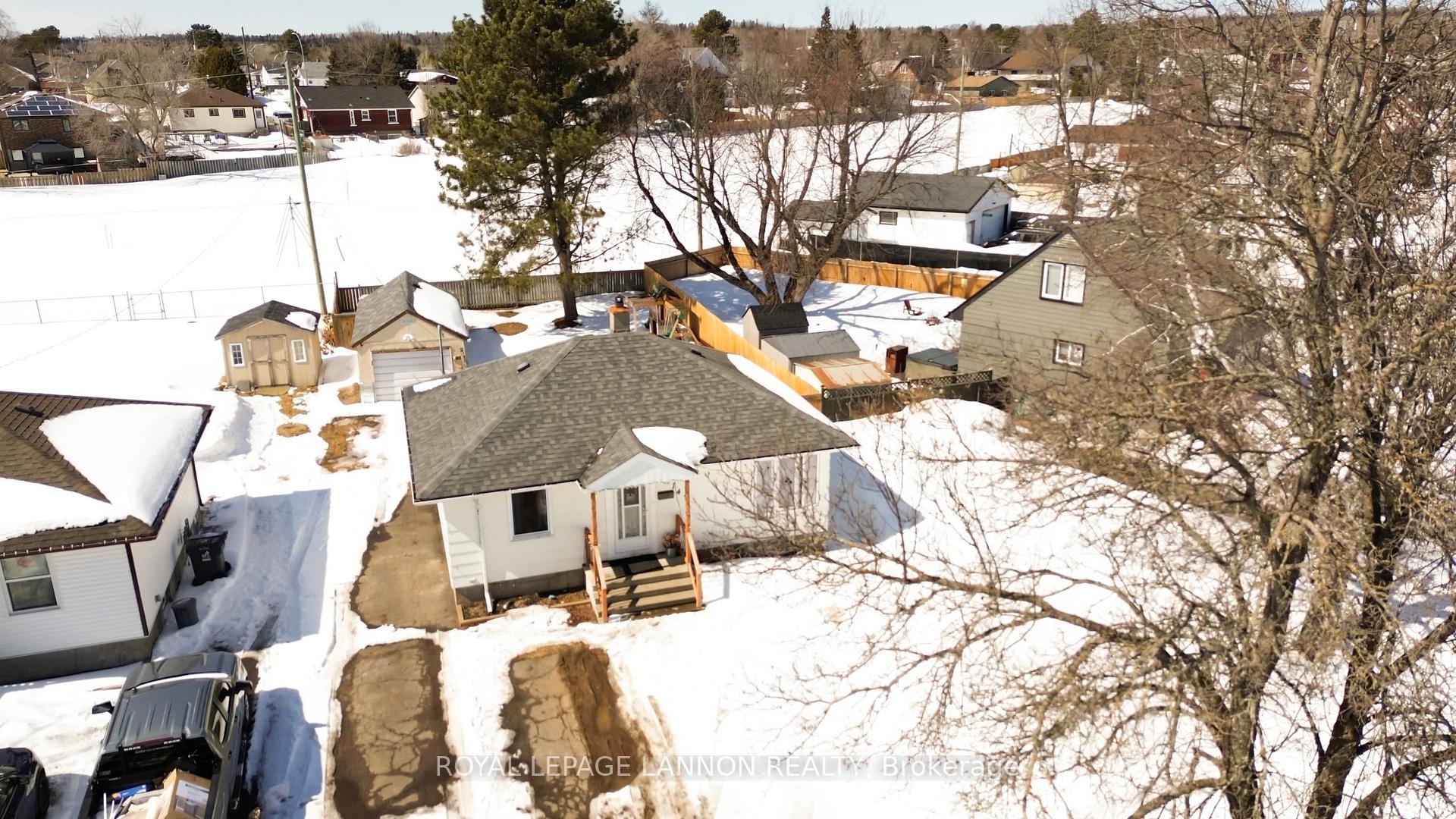 Photo 43 of 144 Strathcona Avenue, Thunder Bay, Current River — HOMEH