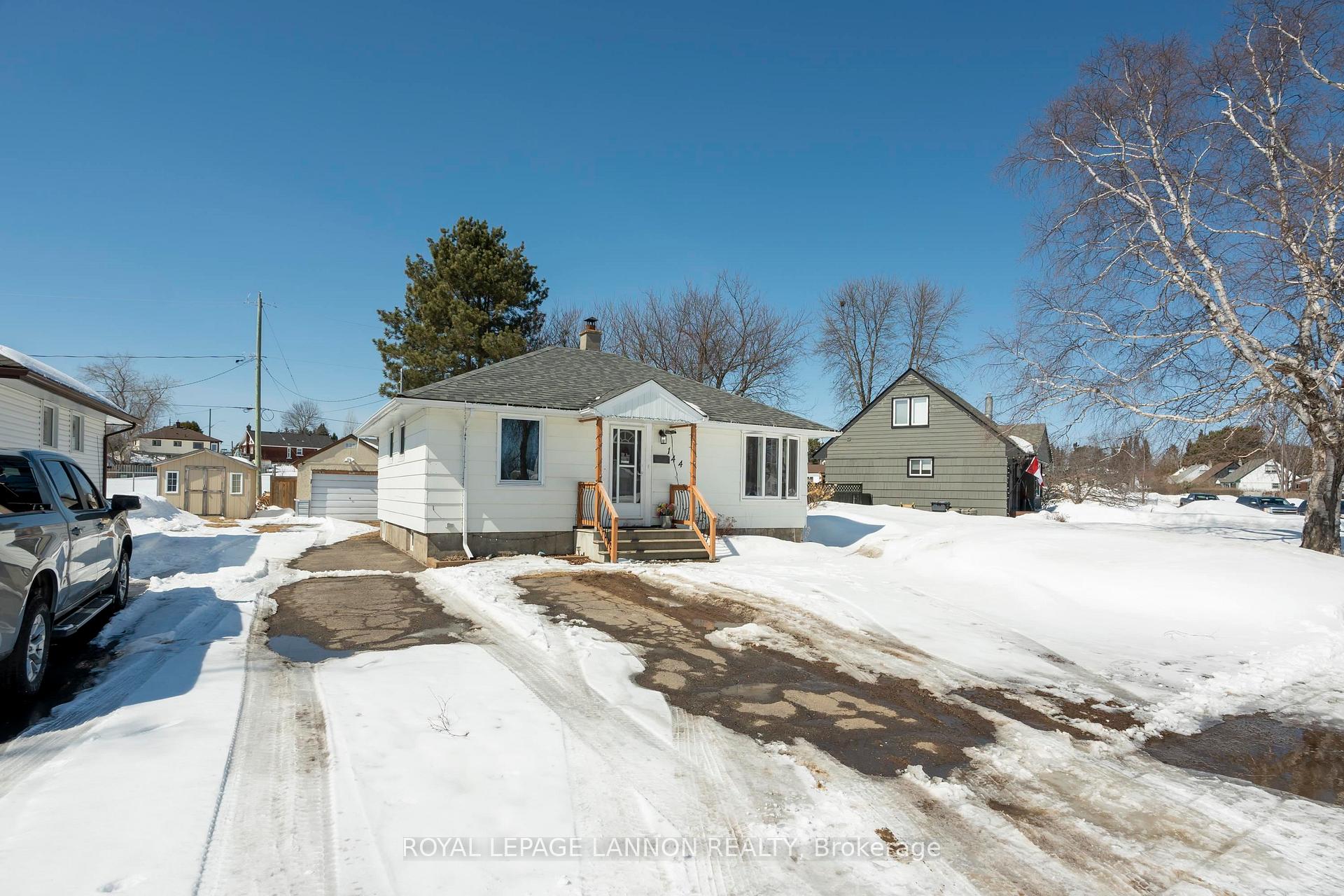 Photo 44 of 144 Strathcona Avenue, Thunder Bay, Current River — HOMEH