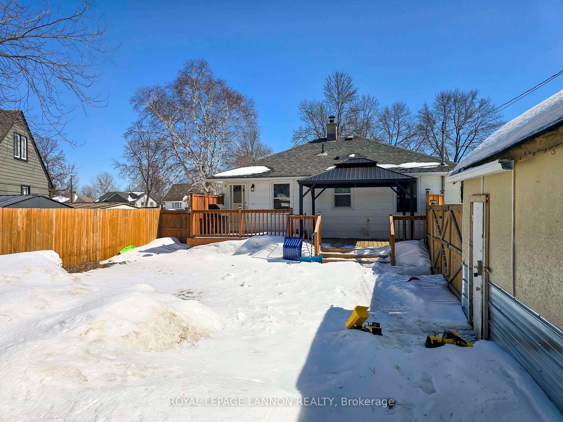 Photo 46 of 144 Strathcona Avenue, Thunder Bay, Current River — HOMEH