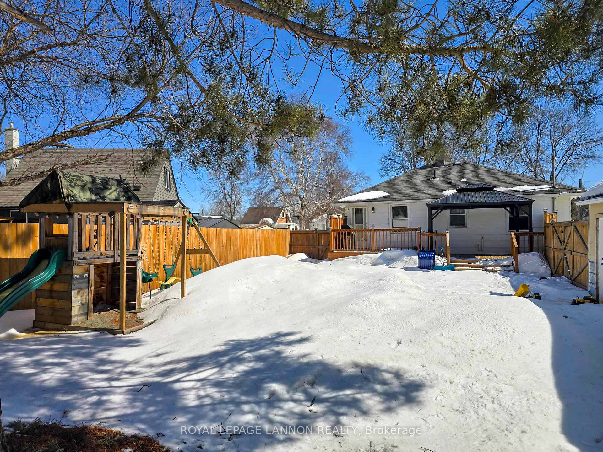 Photo 47 of 144 Strathcona Avenue, Thunder Bay, Current River — HOMEH