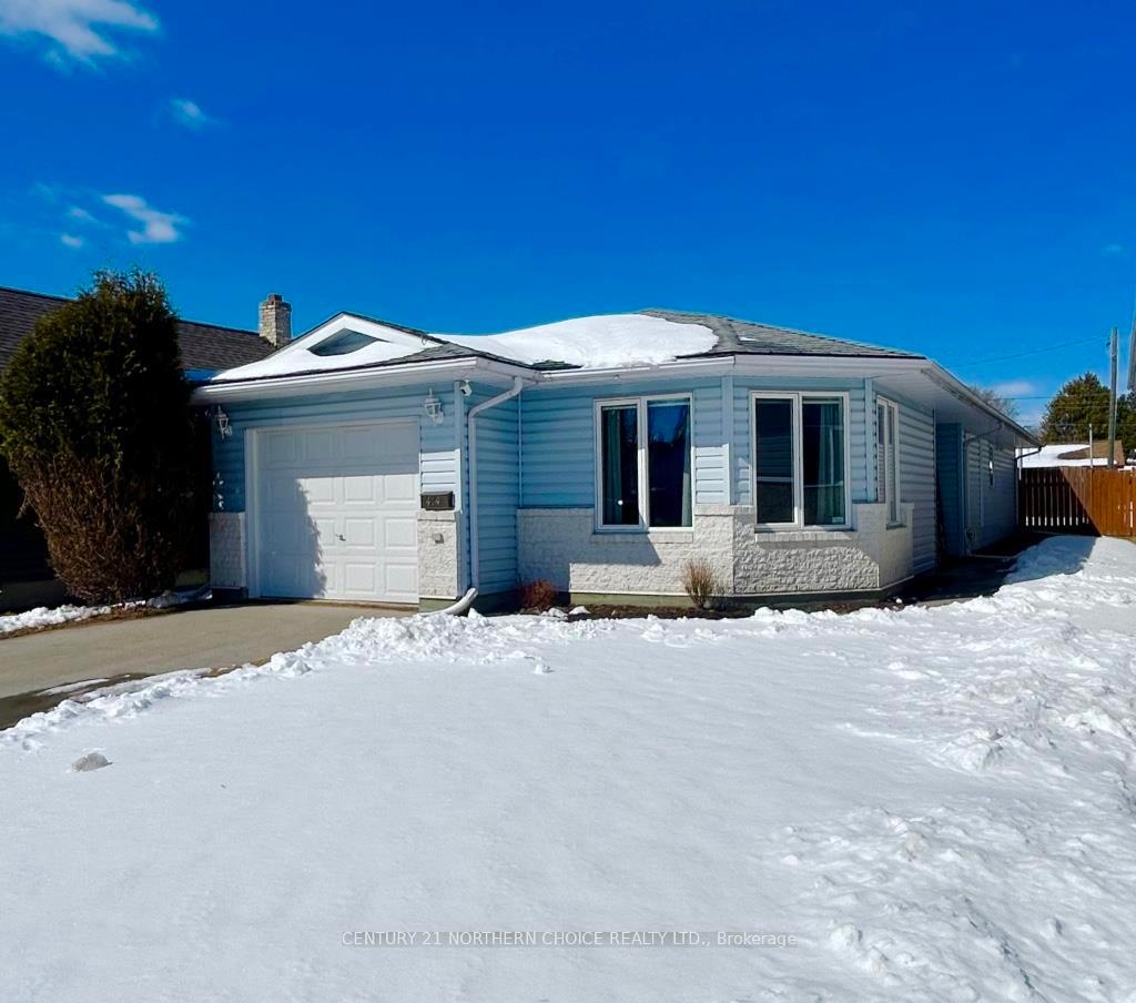 Photo 1 of 414 Third Street East, Fort Frances — HOMEH