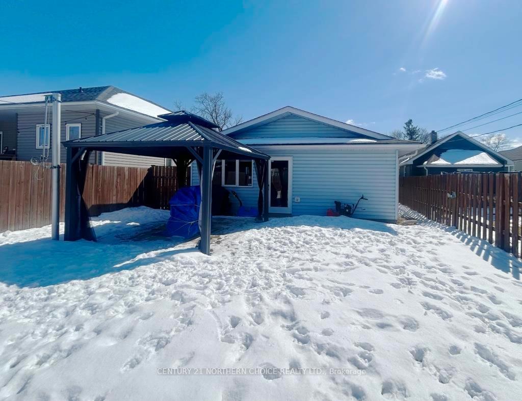 Photo 2 of 414 Third Street East, Fort Frances — HOMEH