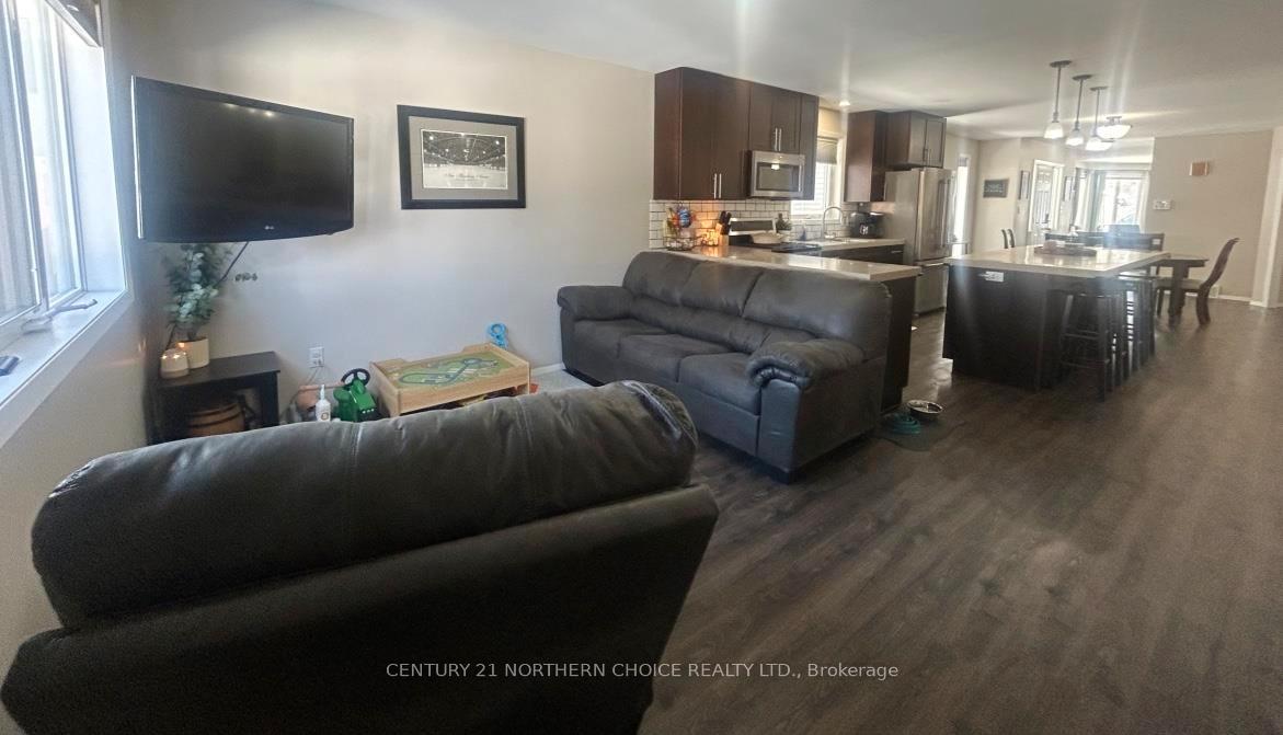 Photo 17 of 414 Third Street East, Fort Frances — HOMEH
