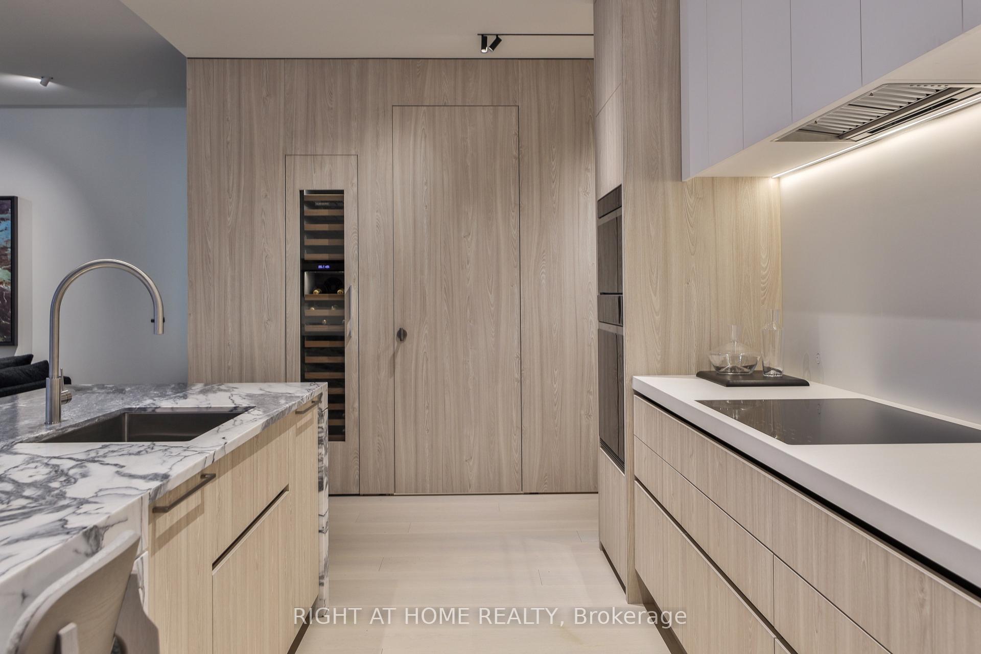 Photo 11 of Unit 403, 1 Roxborough Street E, Toronto, The Annex — HOMEH
