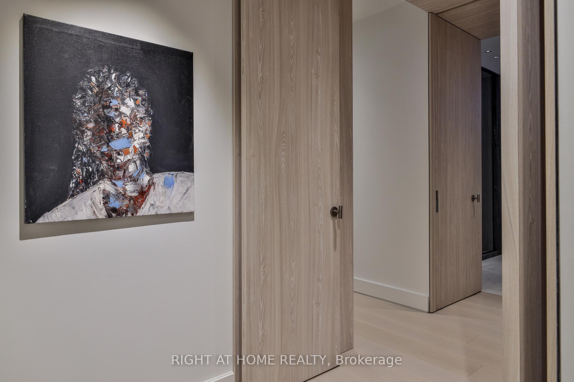 Photo 15 of Unit 403, 1 Roxborough Street E, Toronto, The Annex — HOMEH
