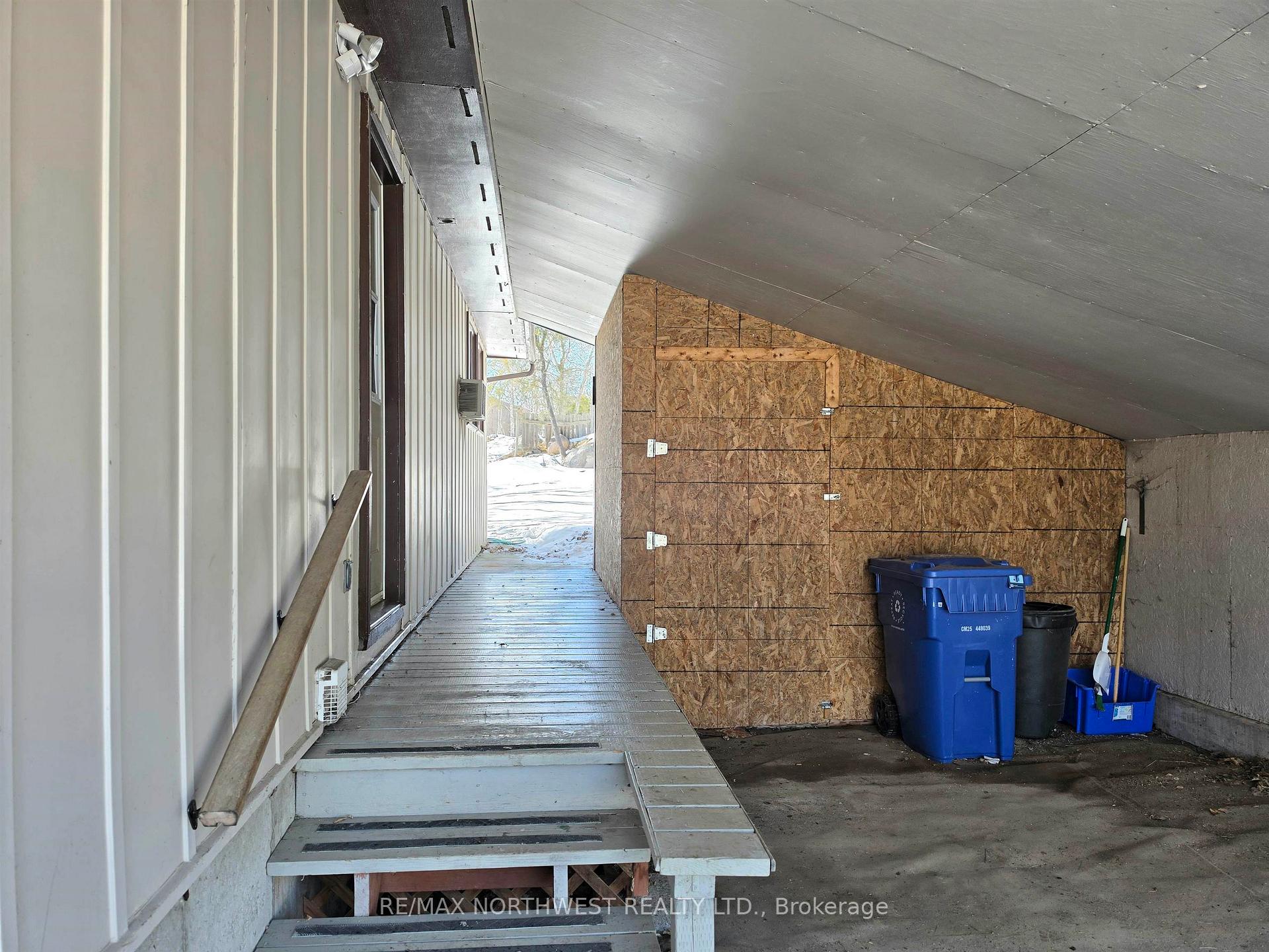 Photo 3 of 116 Minto Crescent, Kenora, Amethyst — HOMEH