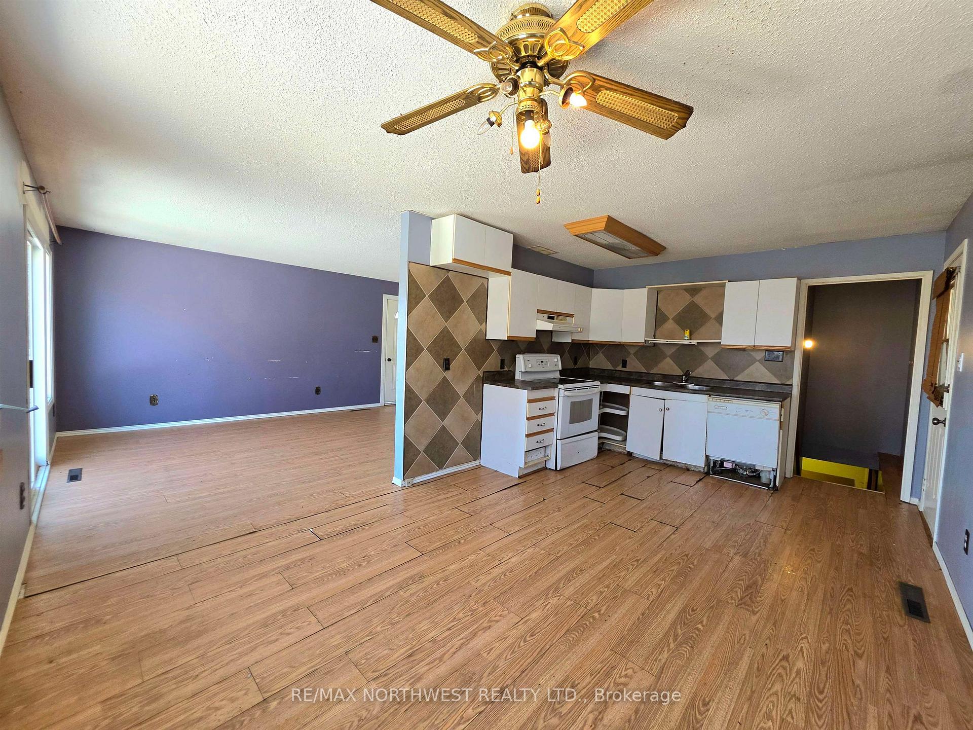 Photo 6 of 116 Minto Crescent, Kenora, Amethyst — HOMEH