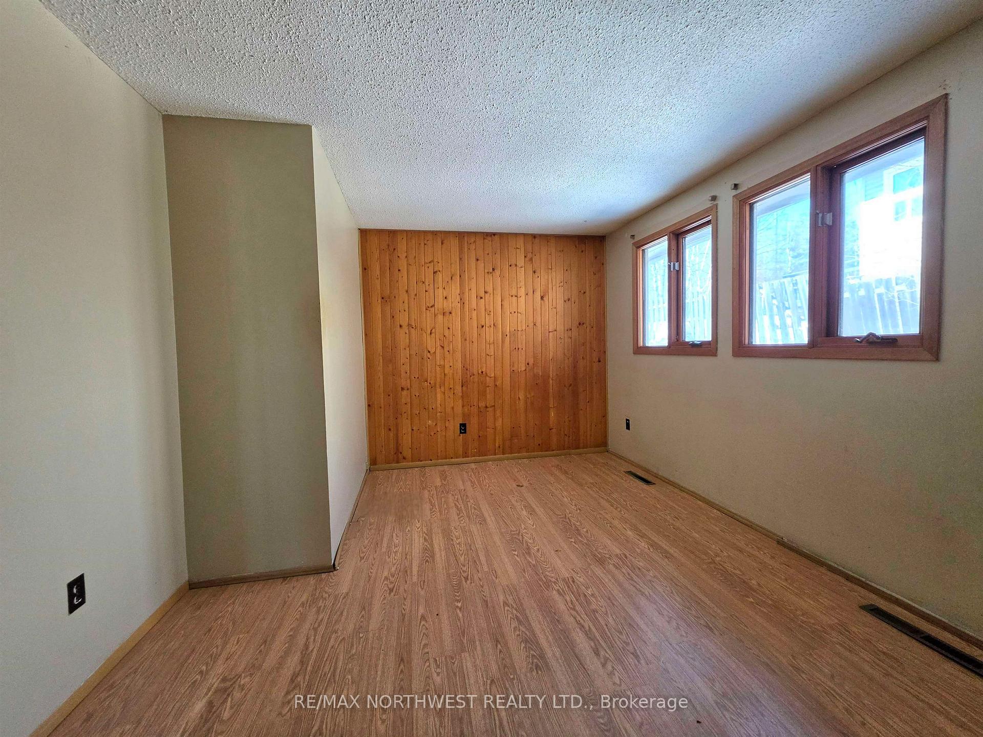 Photo 8 of 116 Minto Crescent, Kenora, Amethyst — HOMEH