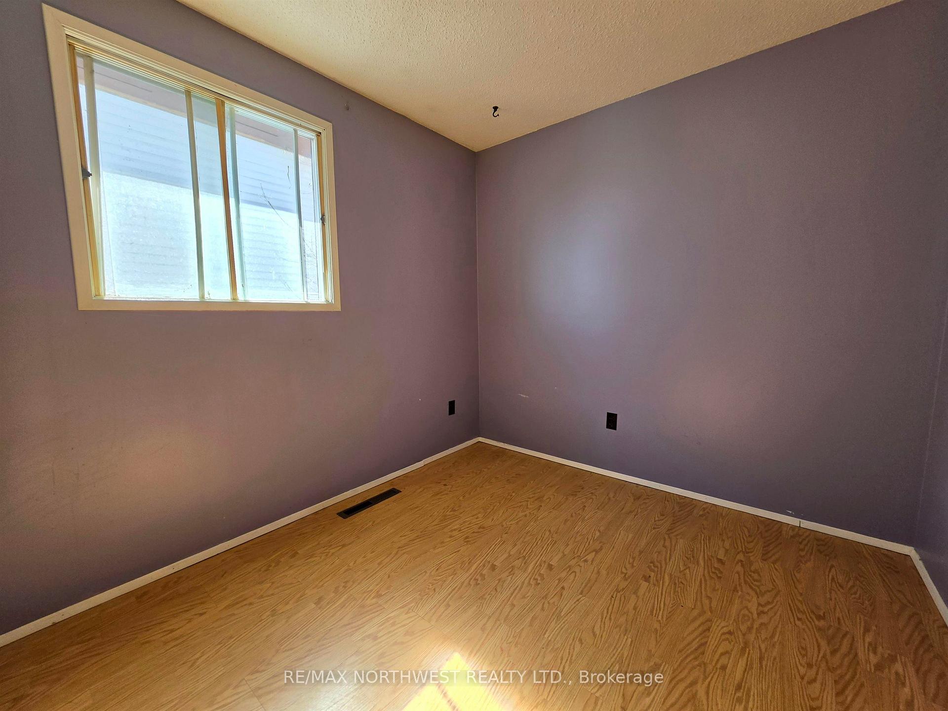 Photo 14 of 116 Minto Crescent, Kenora, Amethyst — HOMEH