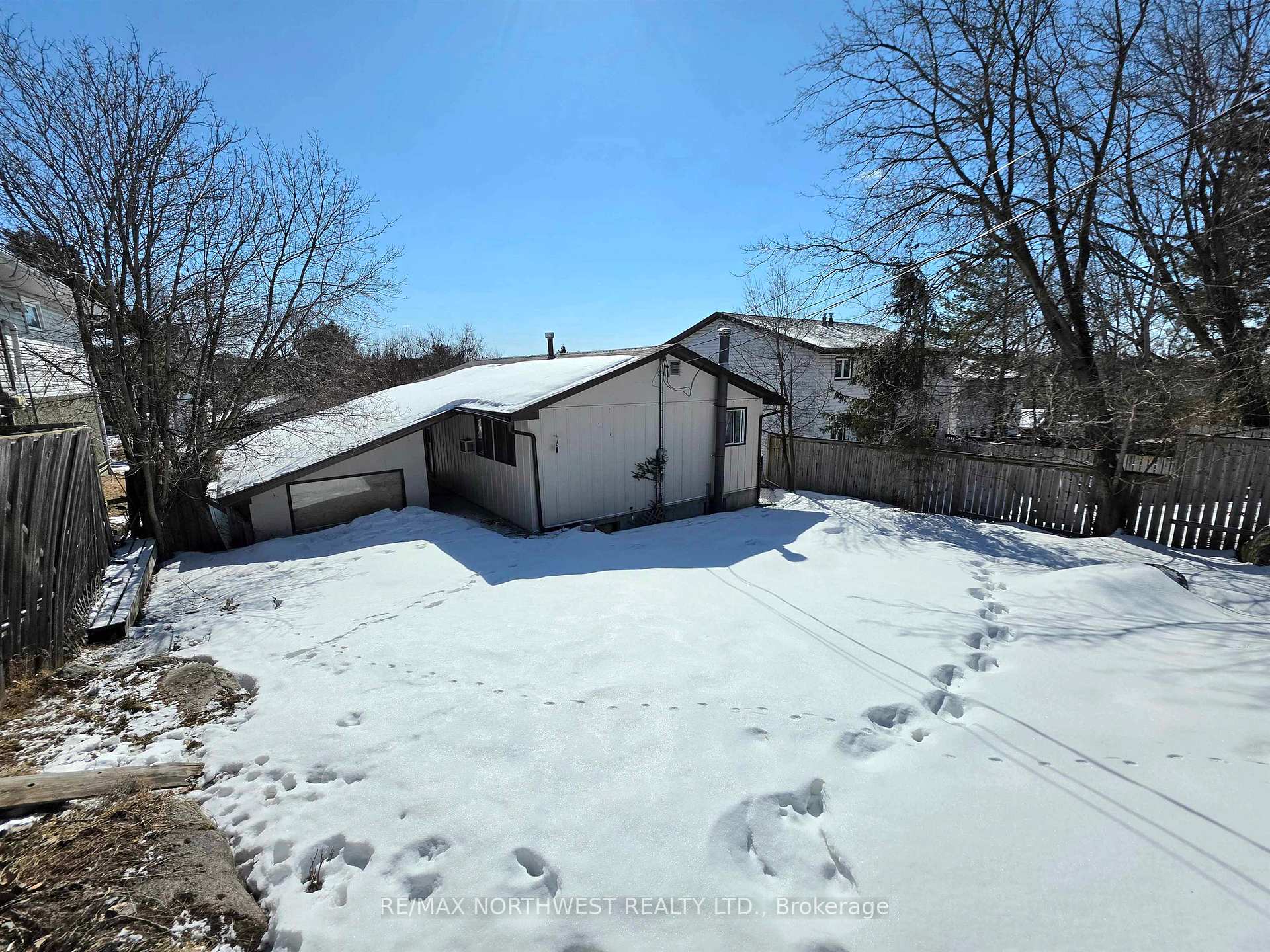Photo 21 of 116 Minto Crescent, Kenora, Amethyst — HOMEH
