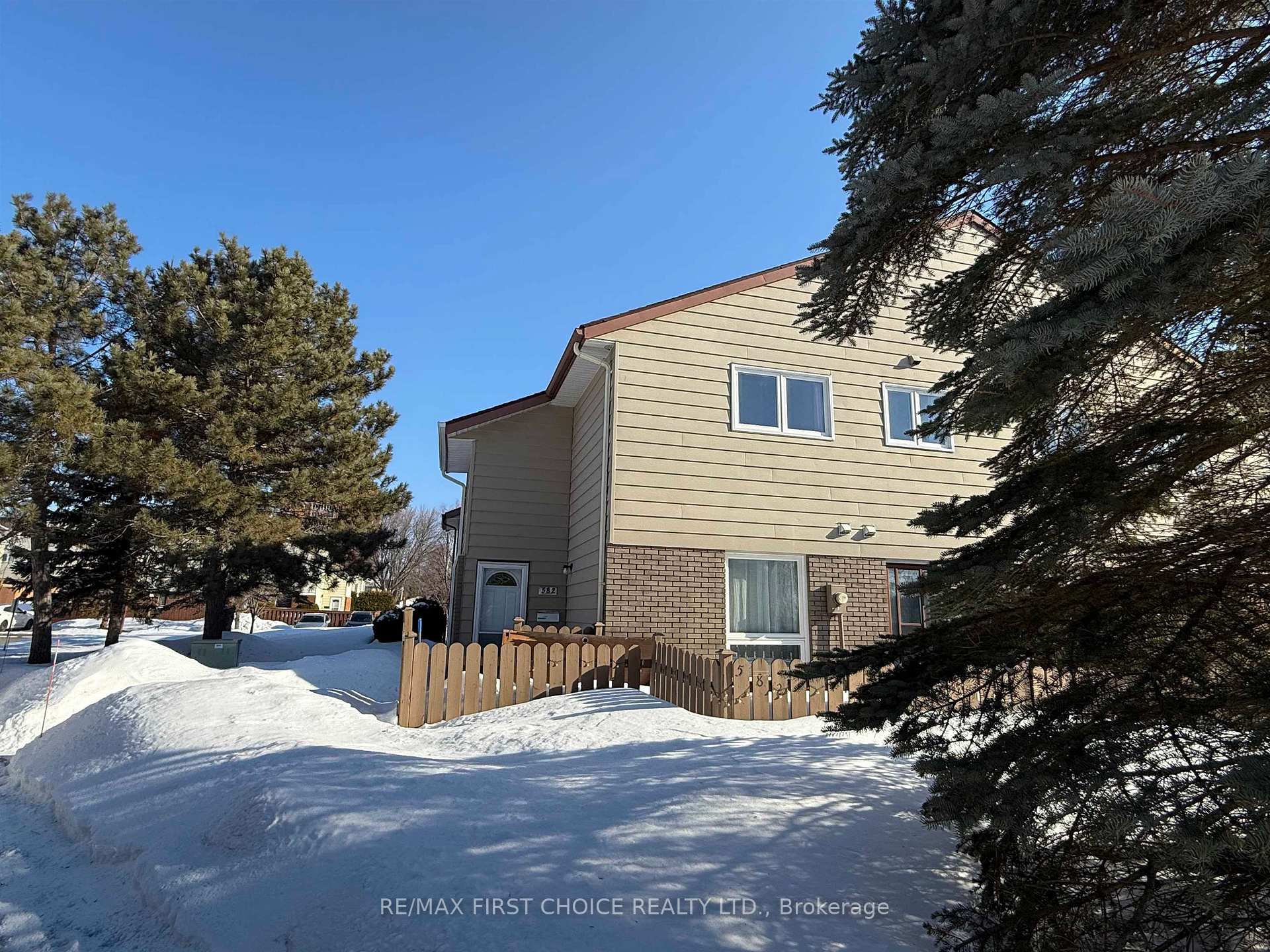 Photo 1 of Unit 3, 582 Nobel Road, Thunder Bay, Academy Heights — HOMEH