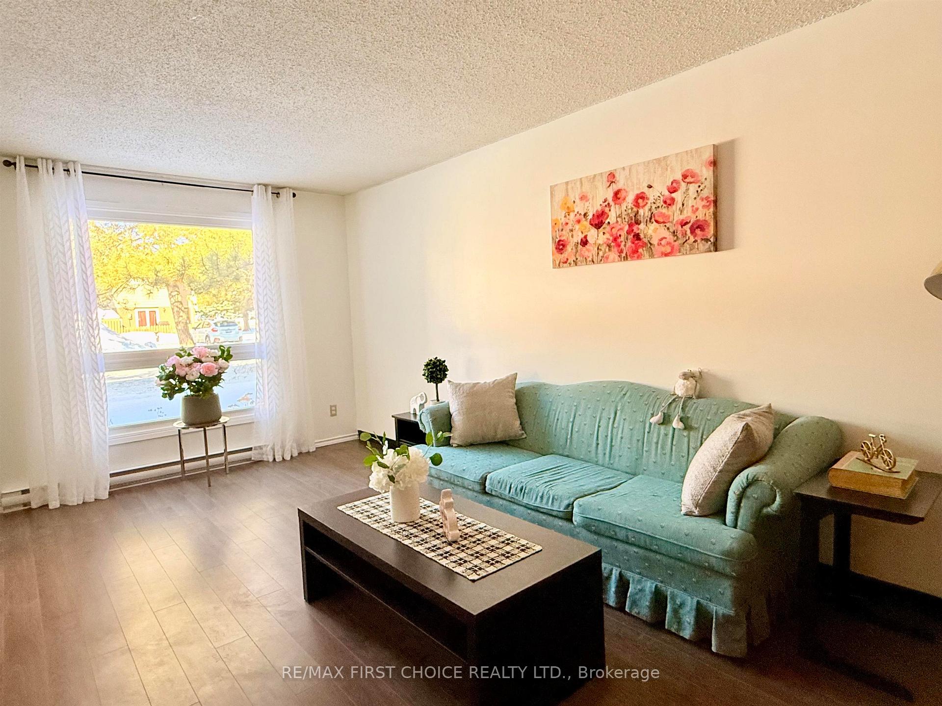 Photo 3 of Unit 3, 582 Nobel Road, Thunder Bay, Academy Heights — HOMEH