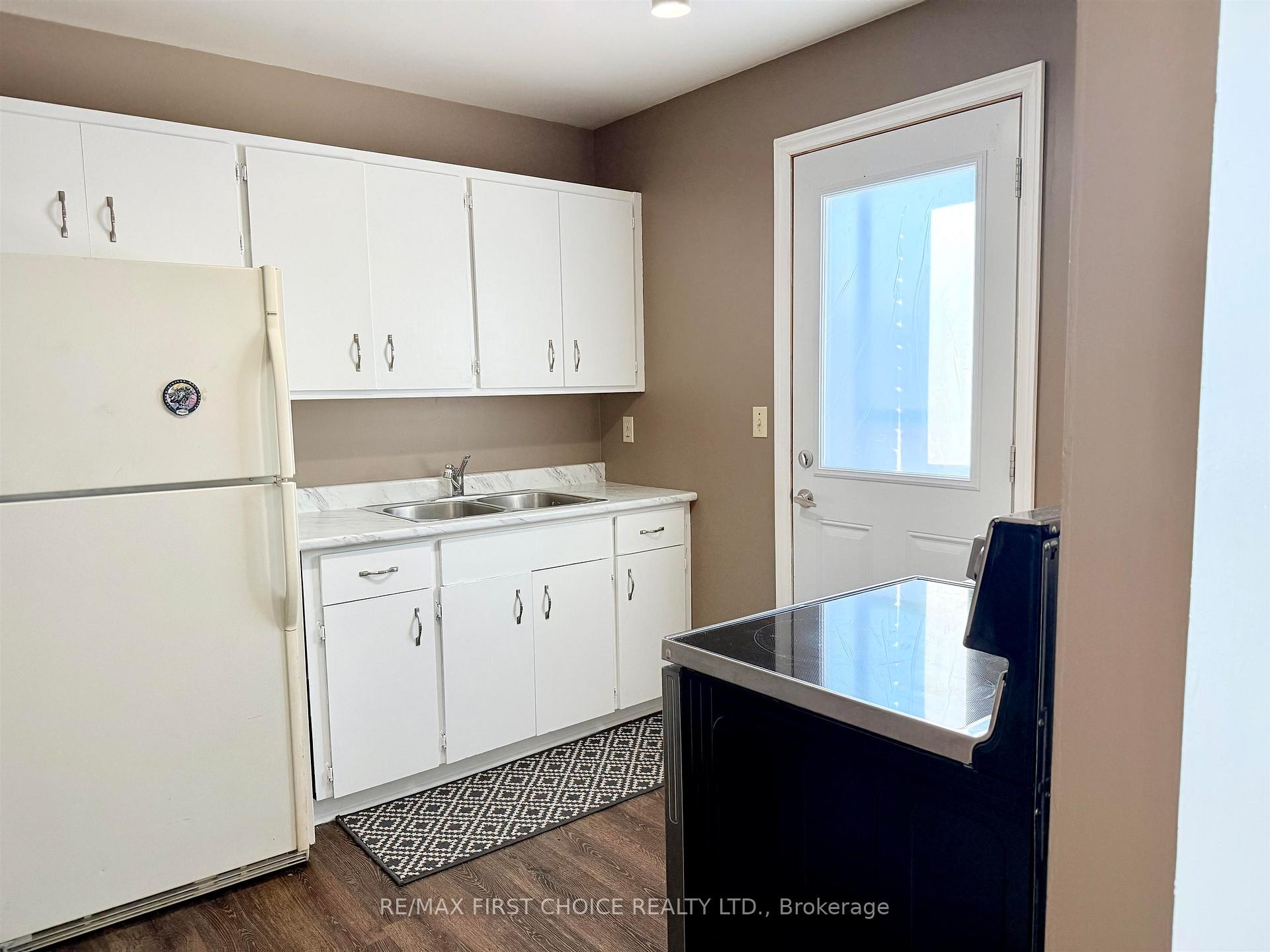 Photo 10 of Unit 3, 582 Nobel Road, Thunder Bay, Academy Heights — HOMEH