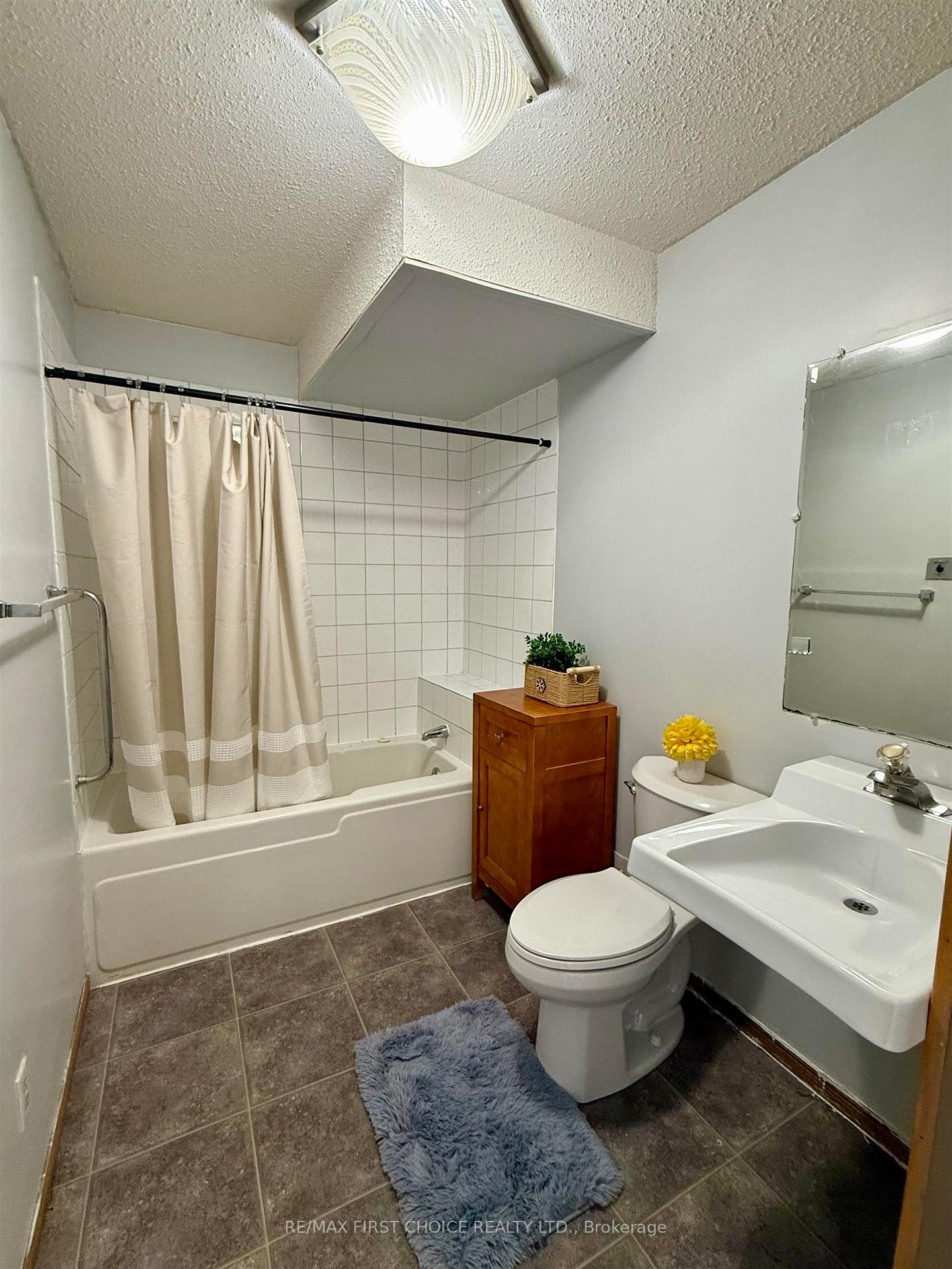 Photo 13 of Unit 3, 582 Nobel Road, Thunder Bay, Academy Heights — HOMEH