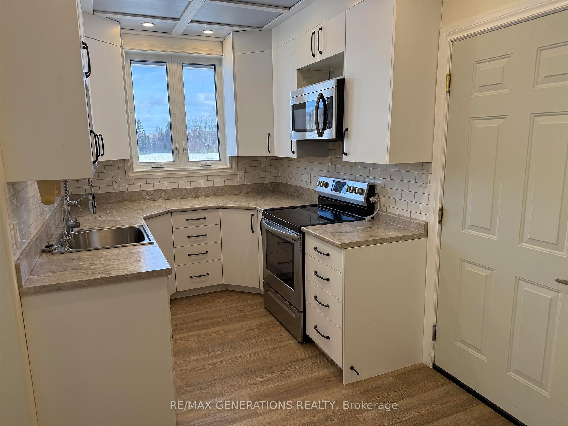 Photo 8 of 29 Oleksuk Road, Neebing, Blake — HOMEH