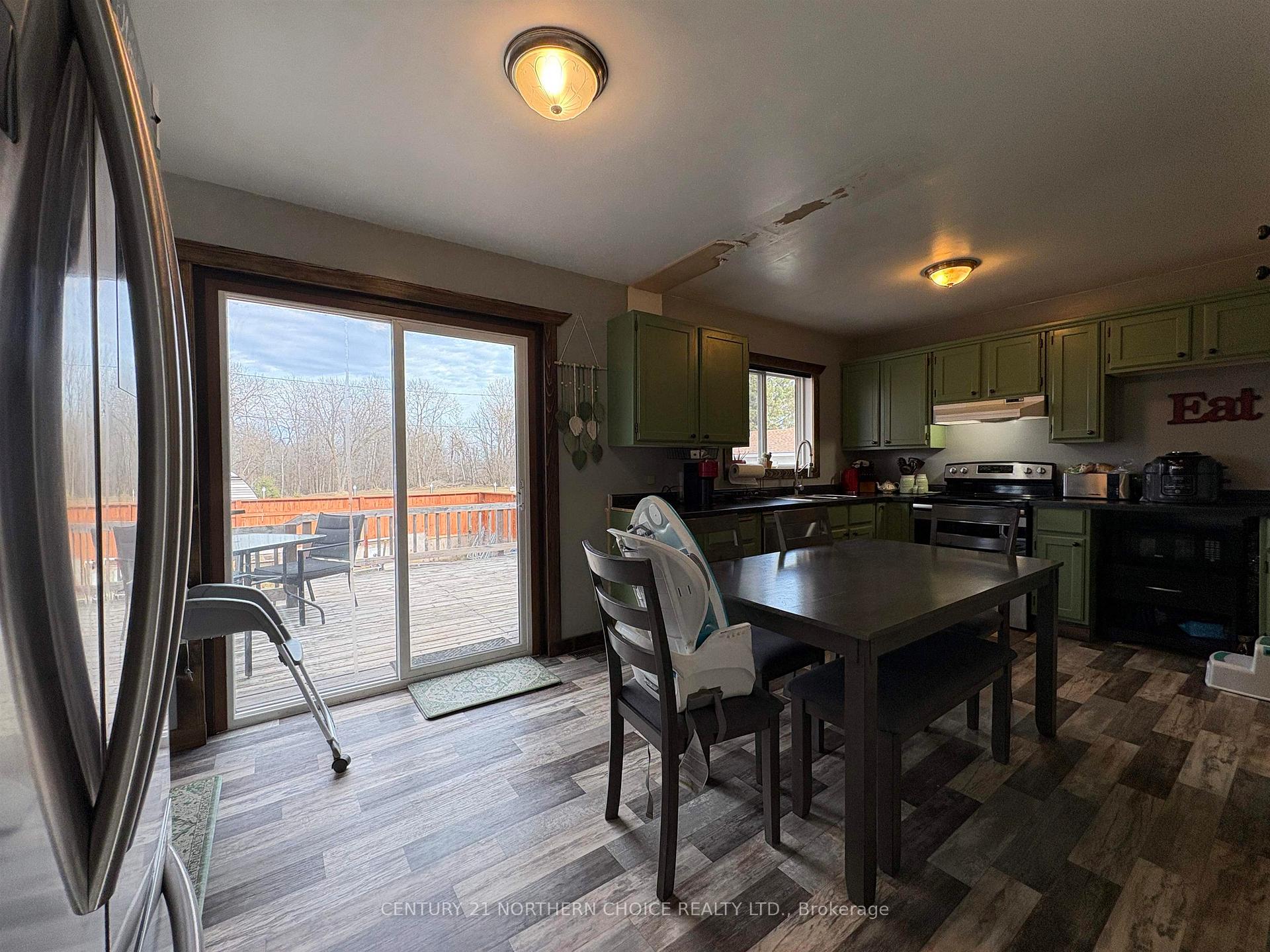 Photo 7 of 566 Elm Avenue, Fort Frances — HOMEH