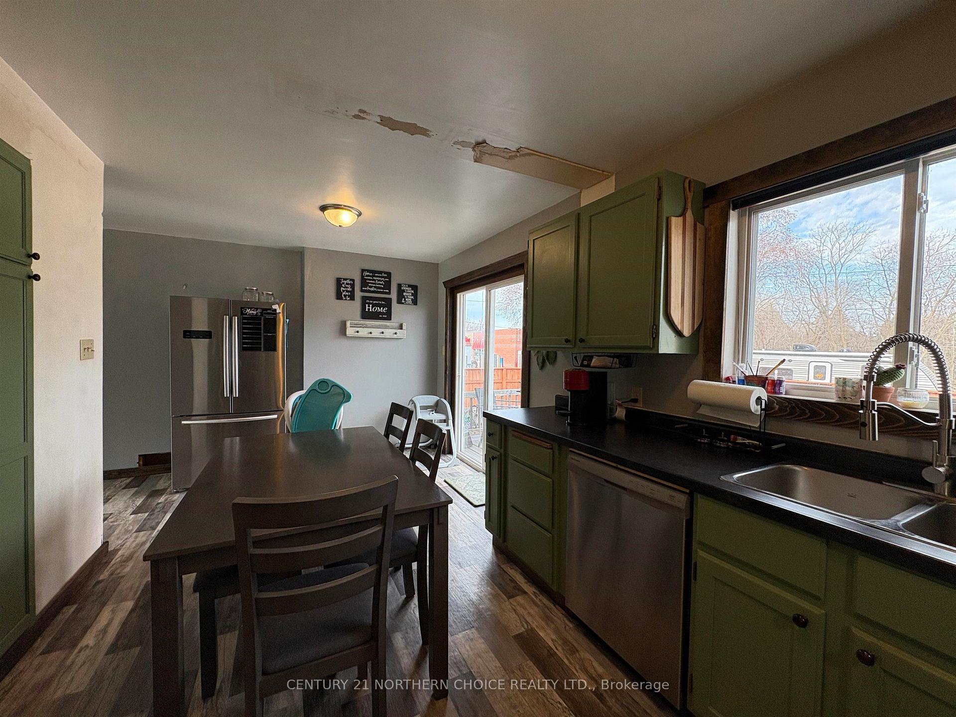 Photo 12 of 566 Elm Avenue, Fort Frances — HOMEH